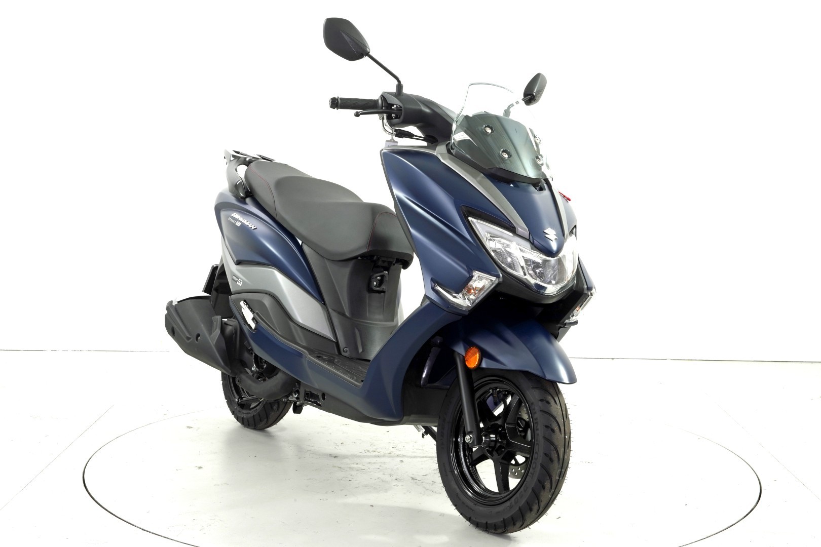 SUZUKI Burgmann Street 125 ABS-showroom-element-1
