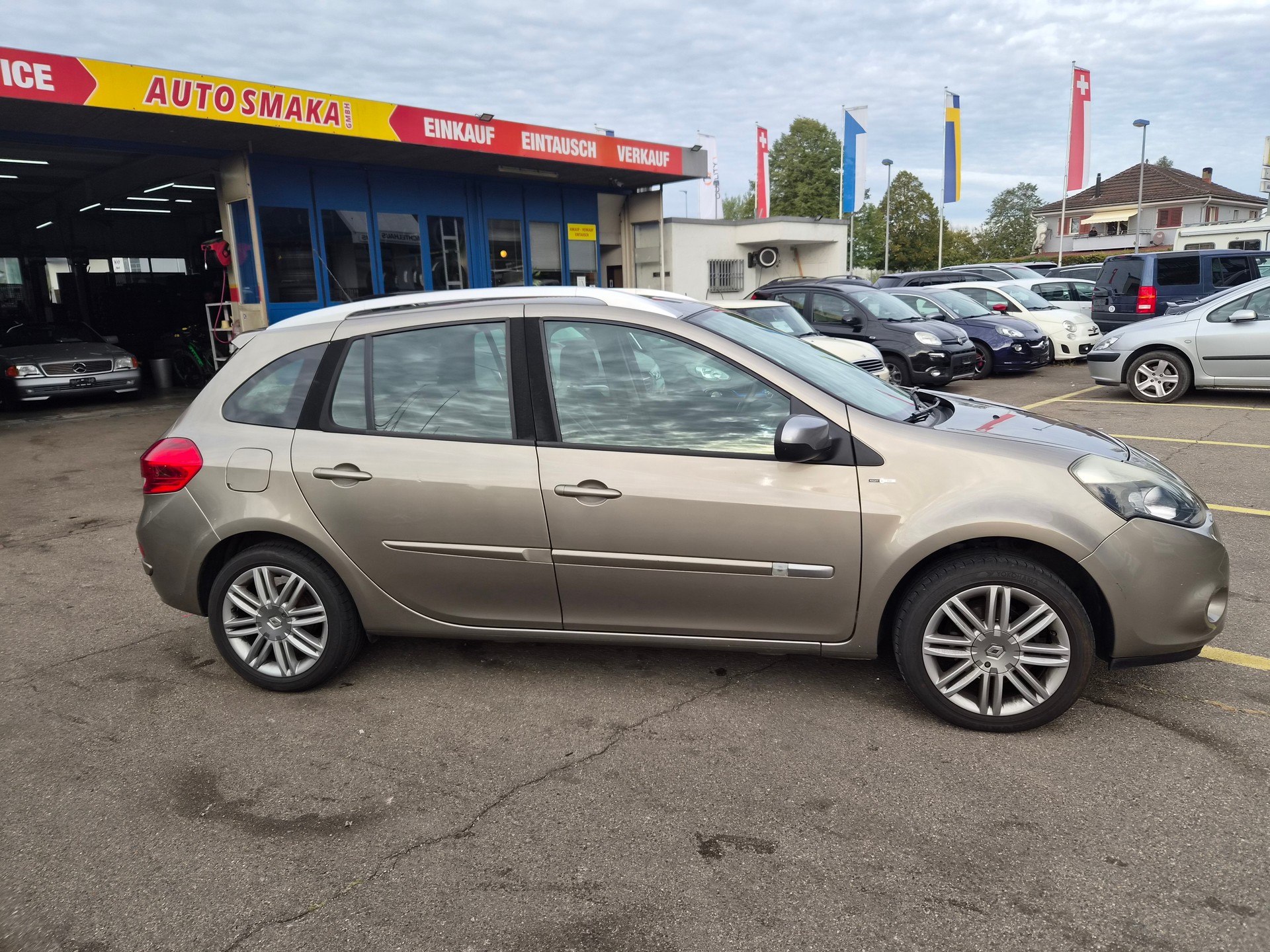 RENAULT Clio Grandtour 1.2 16V Turbo Exception-image-1