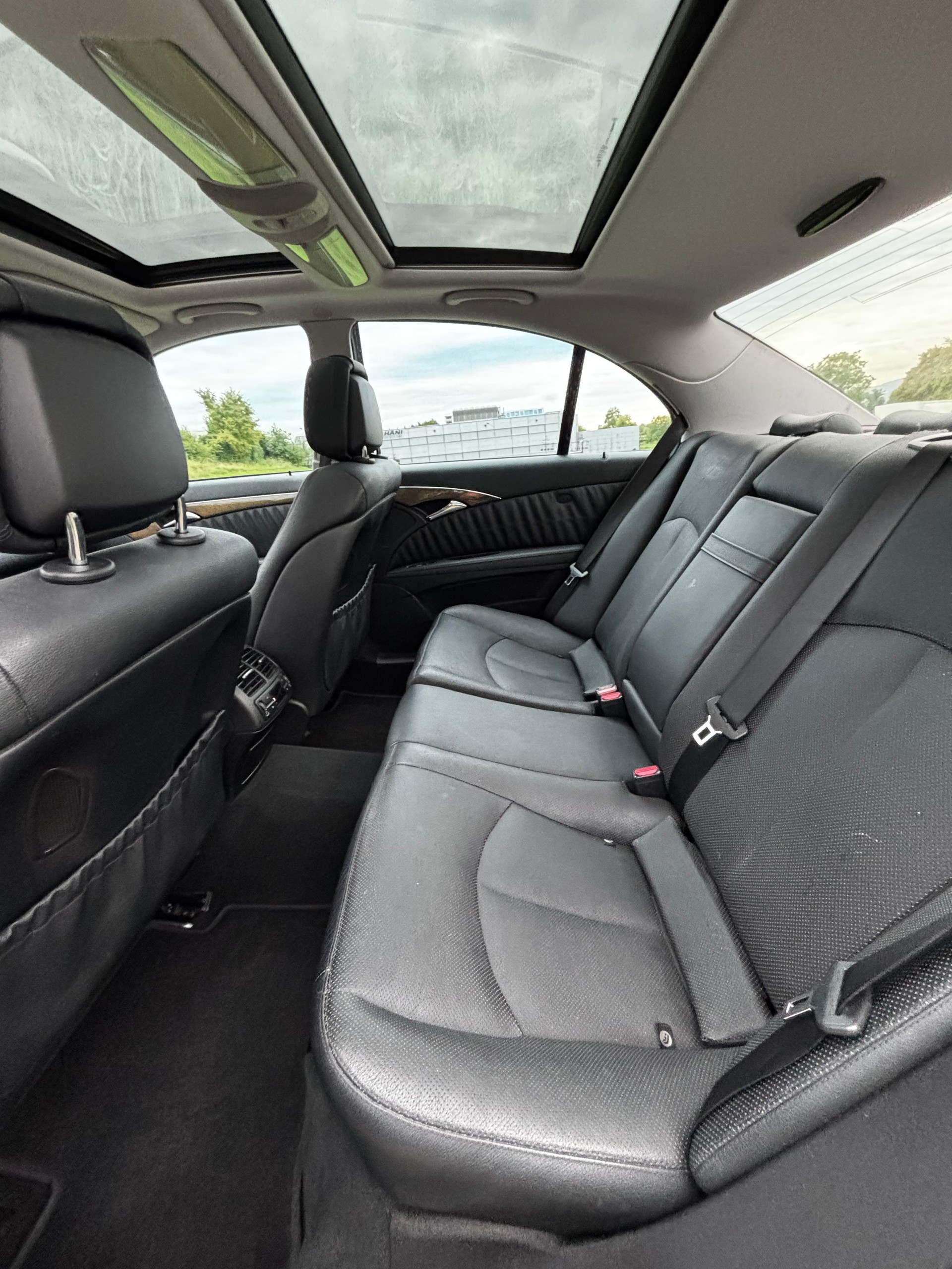 MERCEDES-BENZ E 320 CDI Avantgarde 4Matic Automatic-image-13