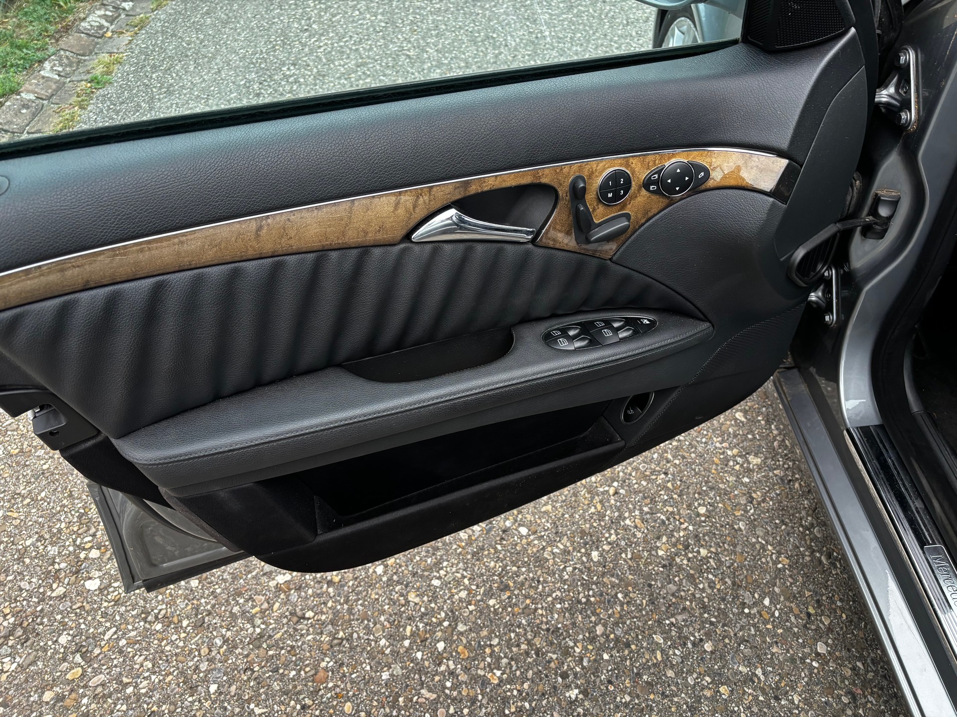 MERCEDES-BENZ E 320 CDI Avantgarde 4Matic Automatic-image-9