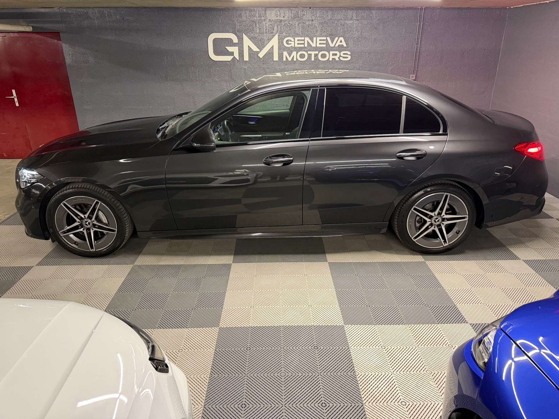 MERCEDES-BENZ C 300 AMG Line-image-6