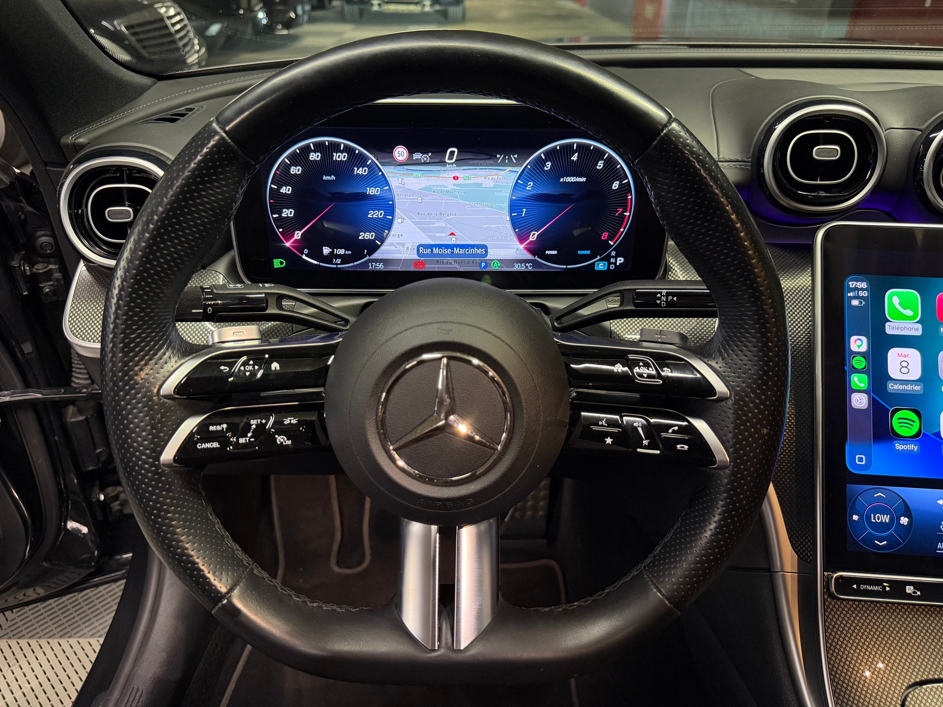 MERCEDES-BENZ C 300 AMG Line-image-9
