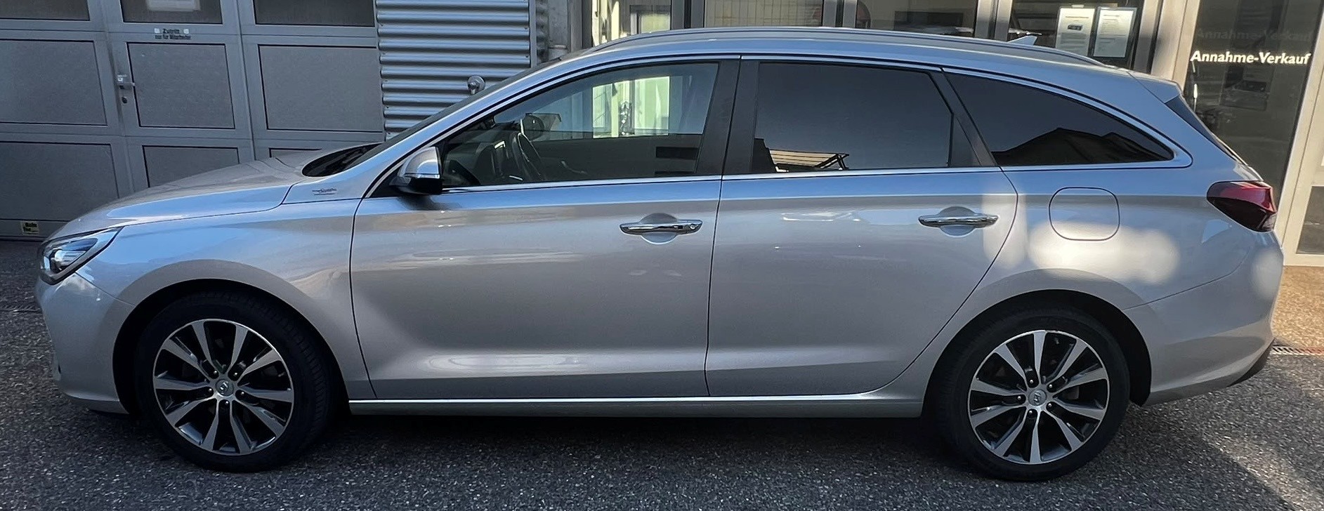 HYUNDAI i30 Wagon 1.4 T-GDi Launch-image-1