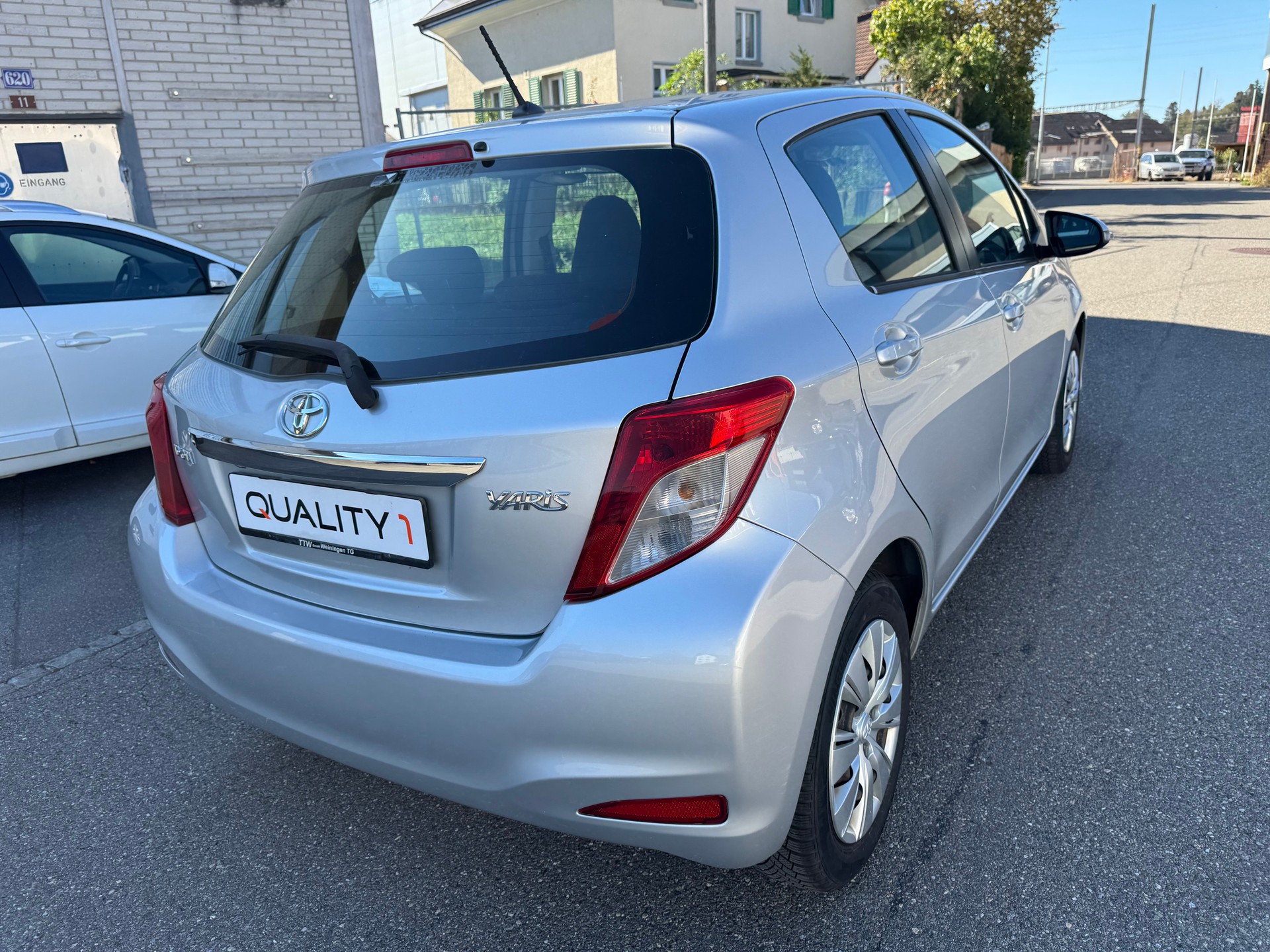TOYOTA Yaris 1.33 Sol-image-4