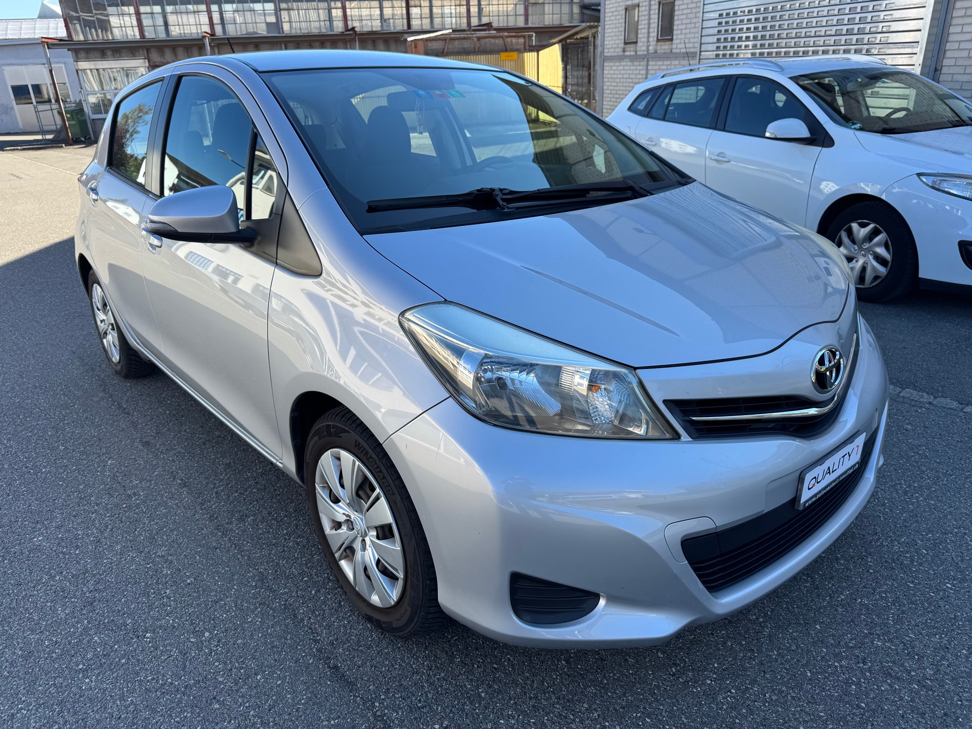 TOYOTA Yaris 1.33 Sol-image-2
