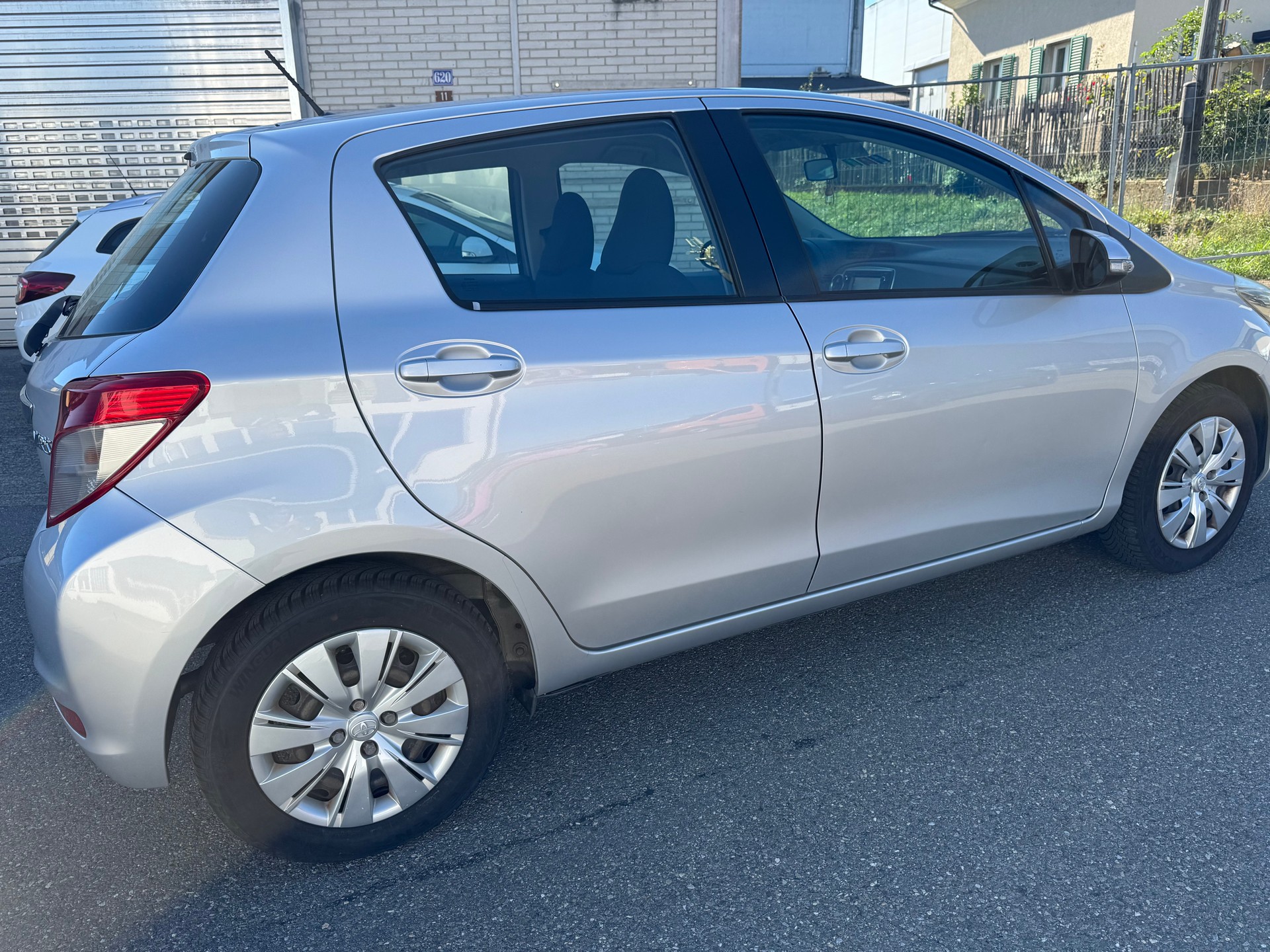 TOYOTA Yaris 1.33 Sol-image-3