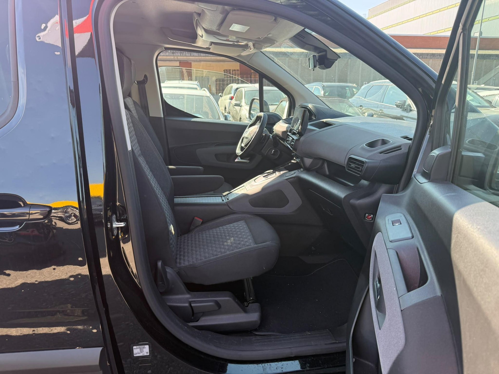 PEUGEOT Rifter Long 1.5 BlueHDi 130 GT-image-9