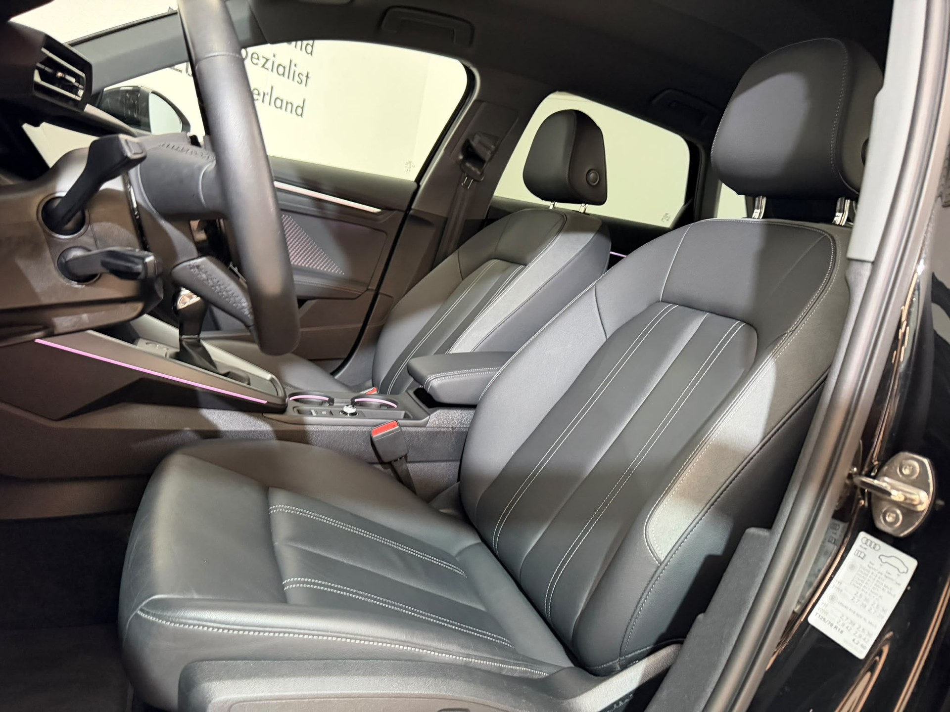 AUDI A3 Sportback 35 TFSI advanced Attraction-image-5