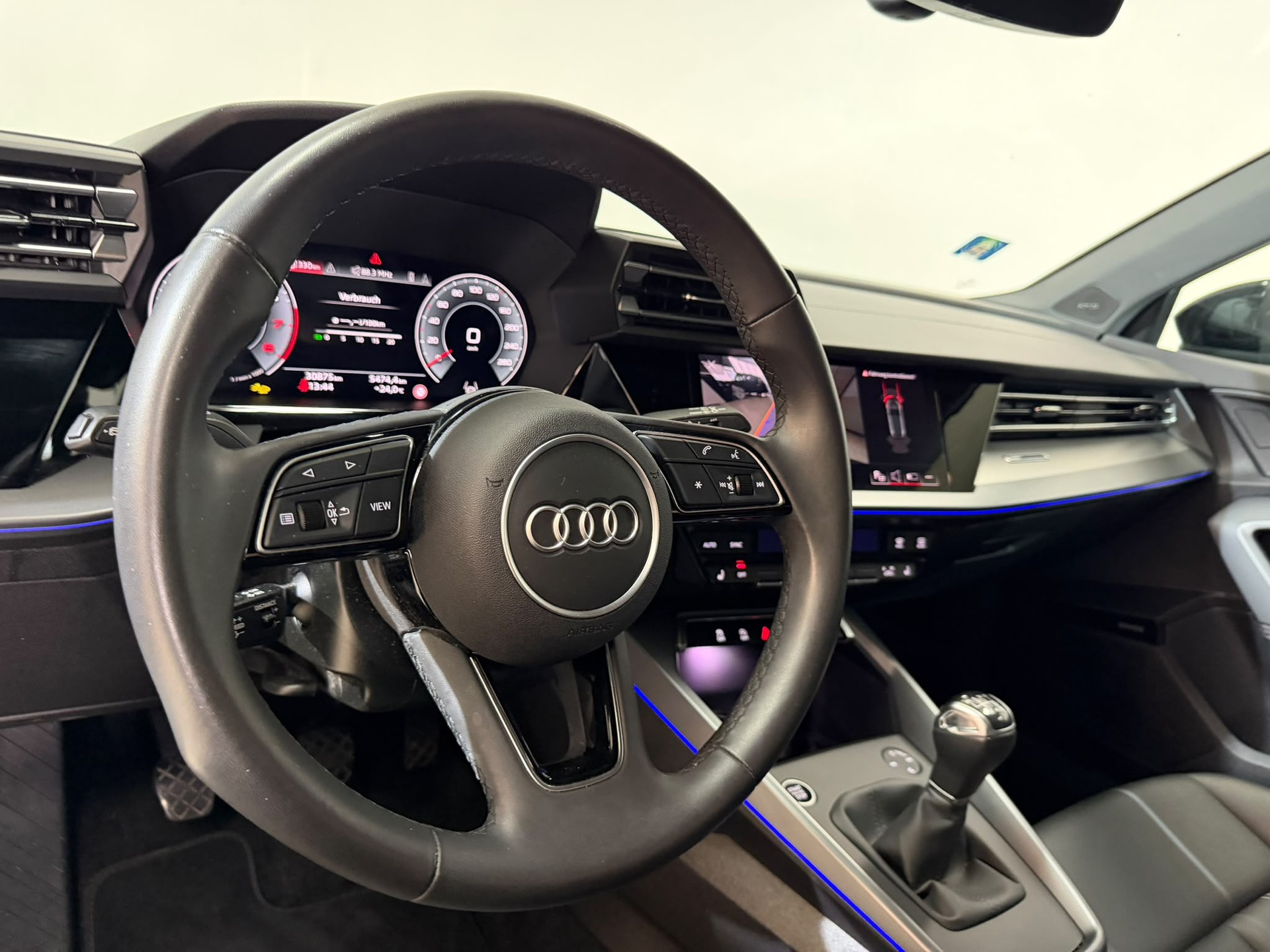 AUDI A3 Sportback 35 TFSI advanced Attraction-image-6