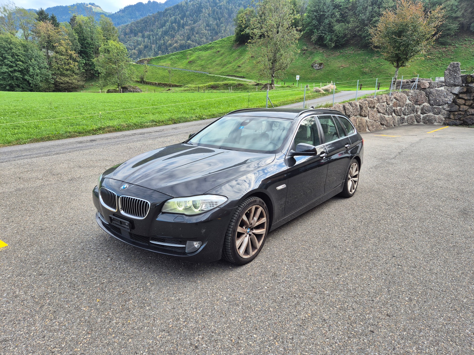 BMW 535i Touring Steptronic-image-0