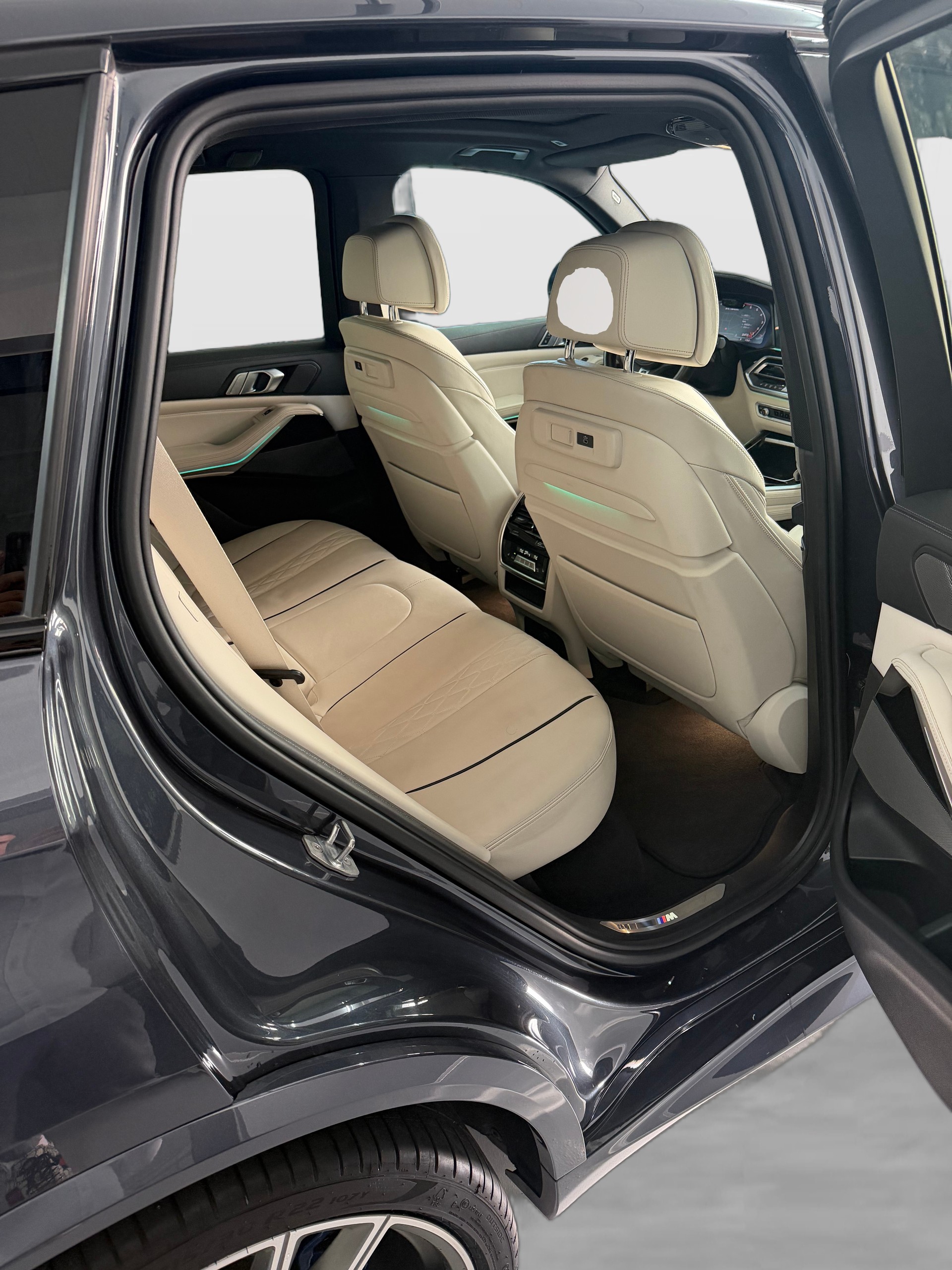 BMW X5 xDrive M50i Steptronic-image-14