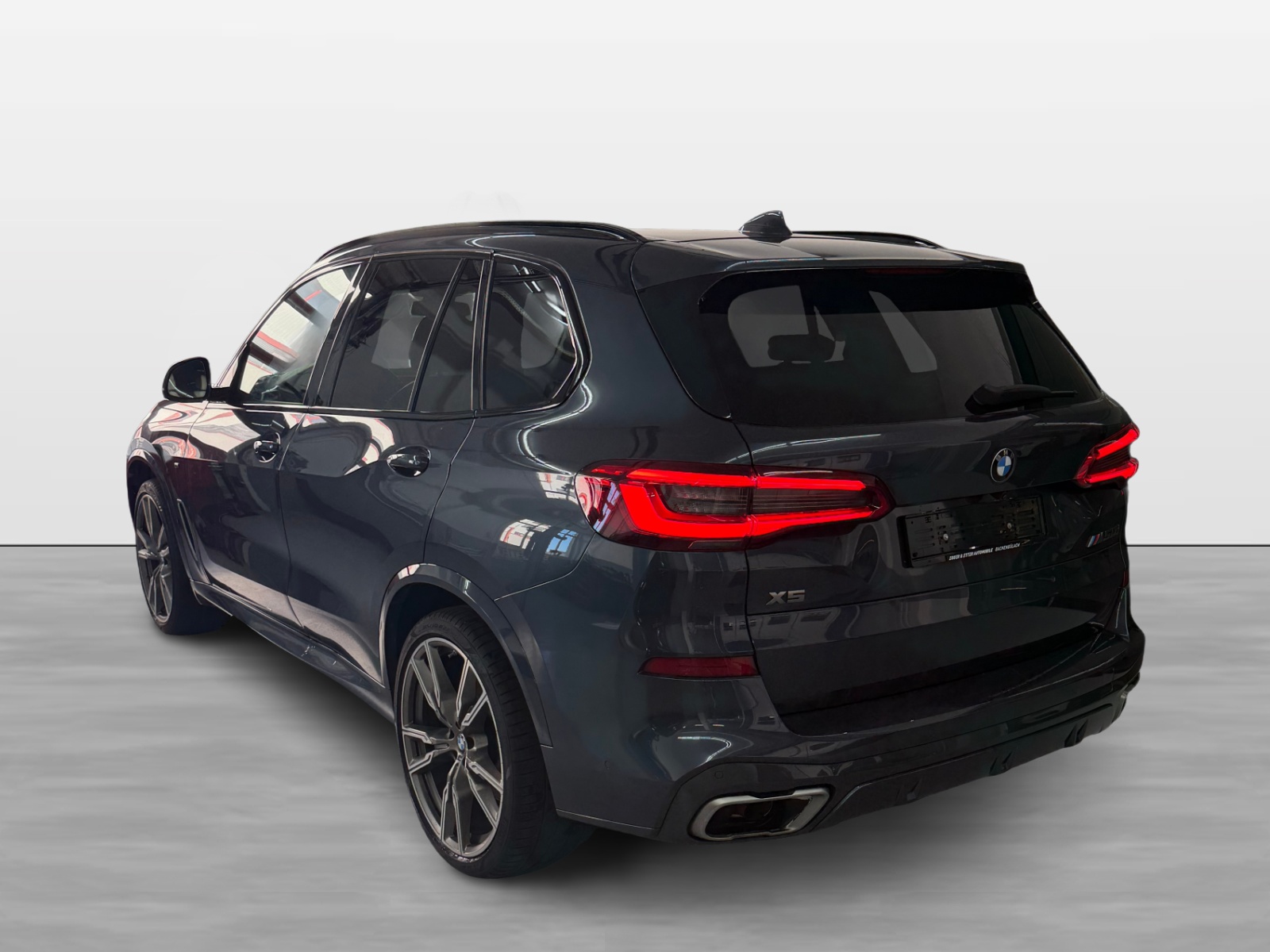 BMW X5 xDrive M50i Steptronic-image-3