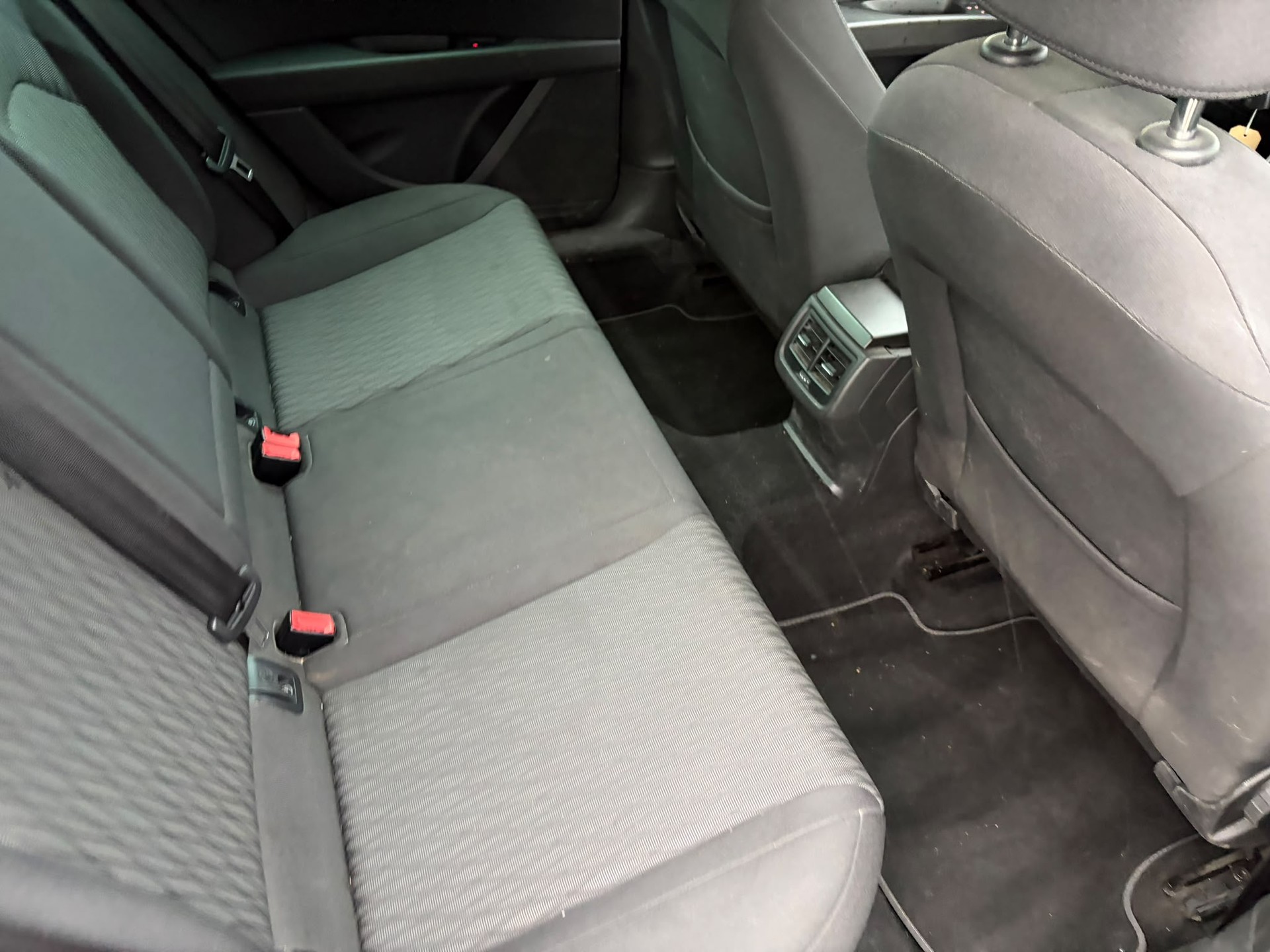 SEAT Leon ST 2.0 TDI Style DSG-image-15
