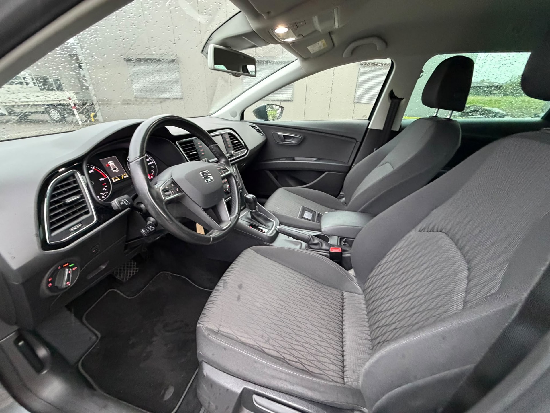SEAT Leon ST 2.0 TDI Style DSG-image-12