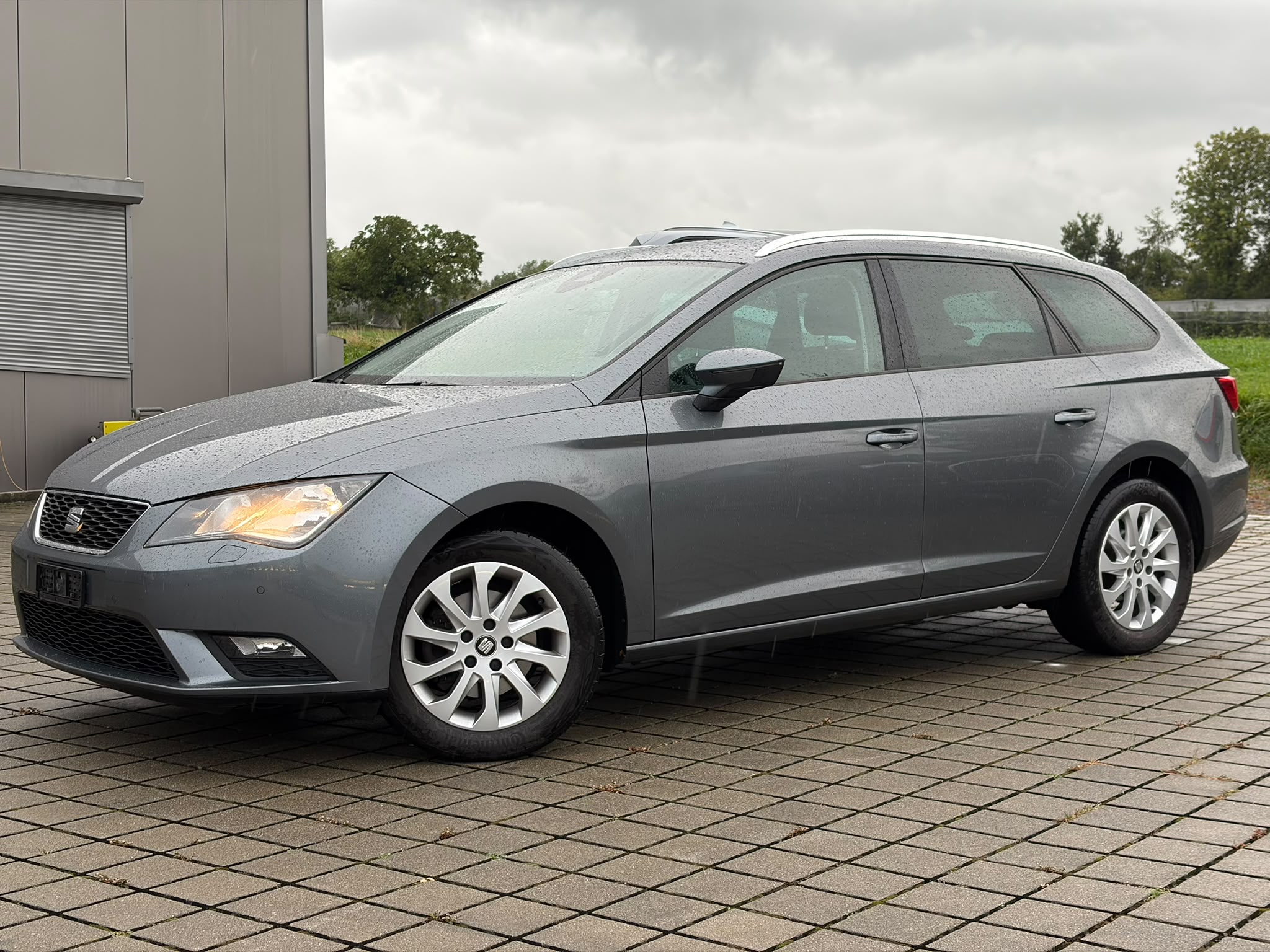 Car photo
