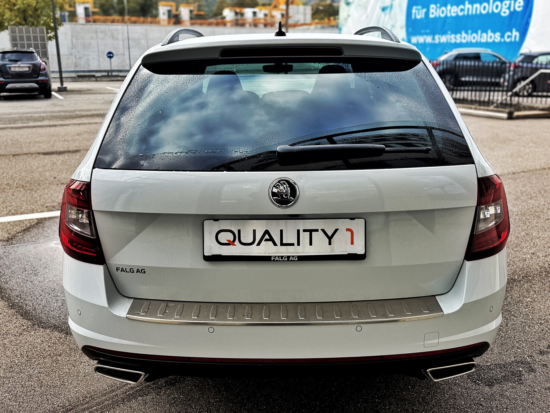 SKODA Octavia Combi 2.0 TDI RS Final Edition 4x4 DSG-image-3