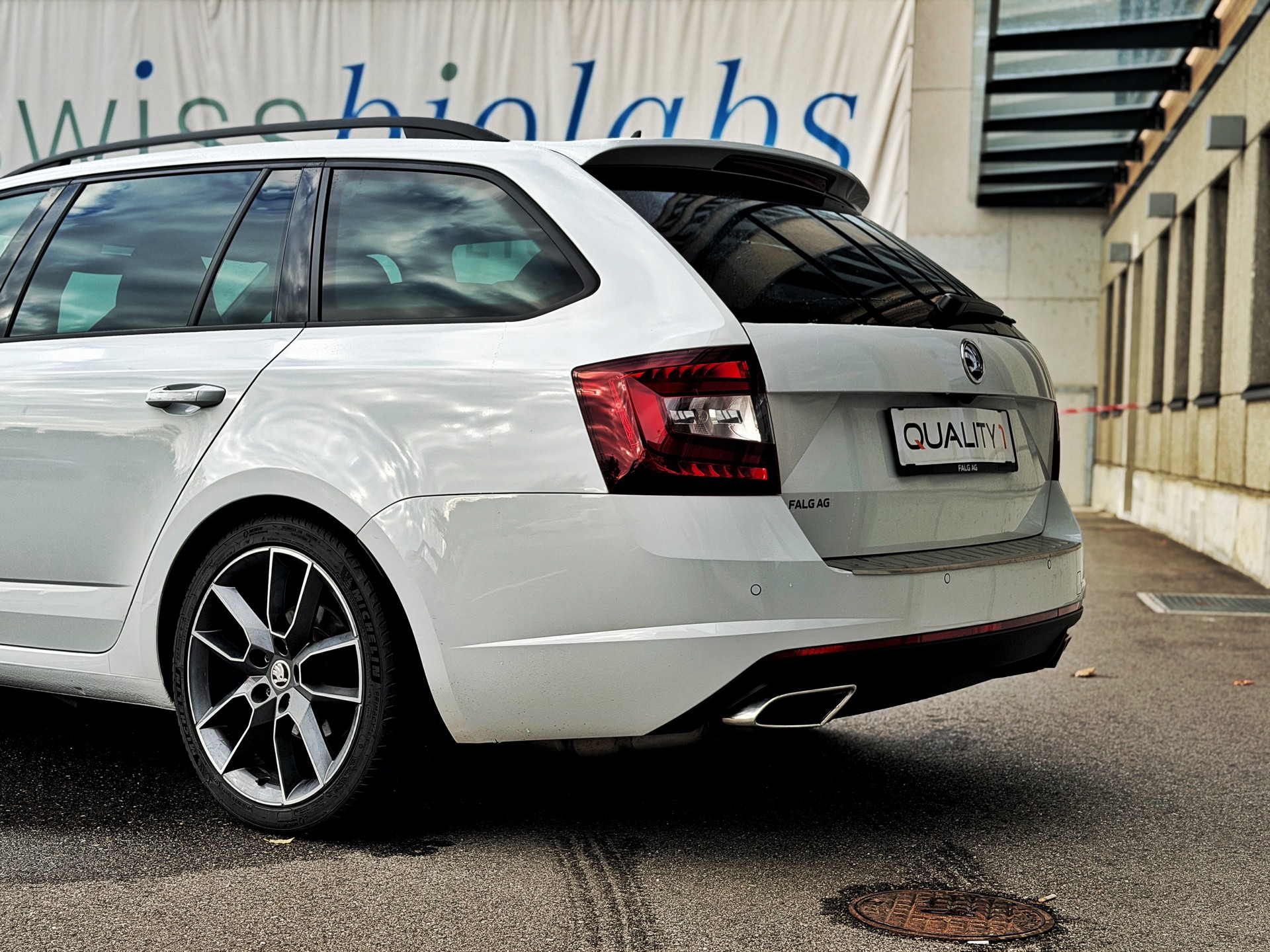 SKODA Octavia Combi 2.0 TDI RS Final Edition 4x4 DSG-image-13