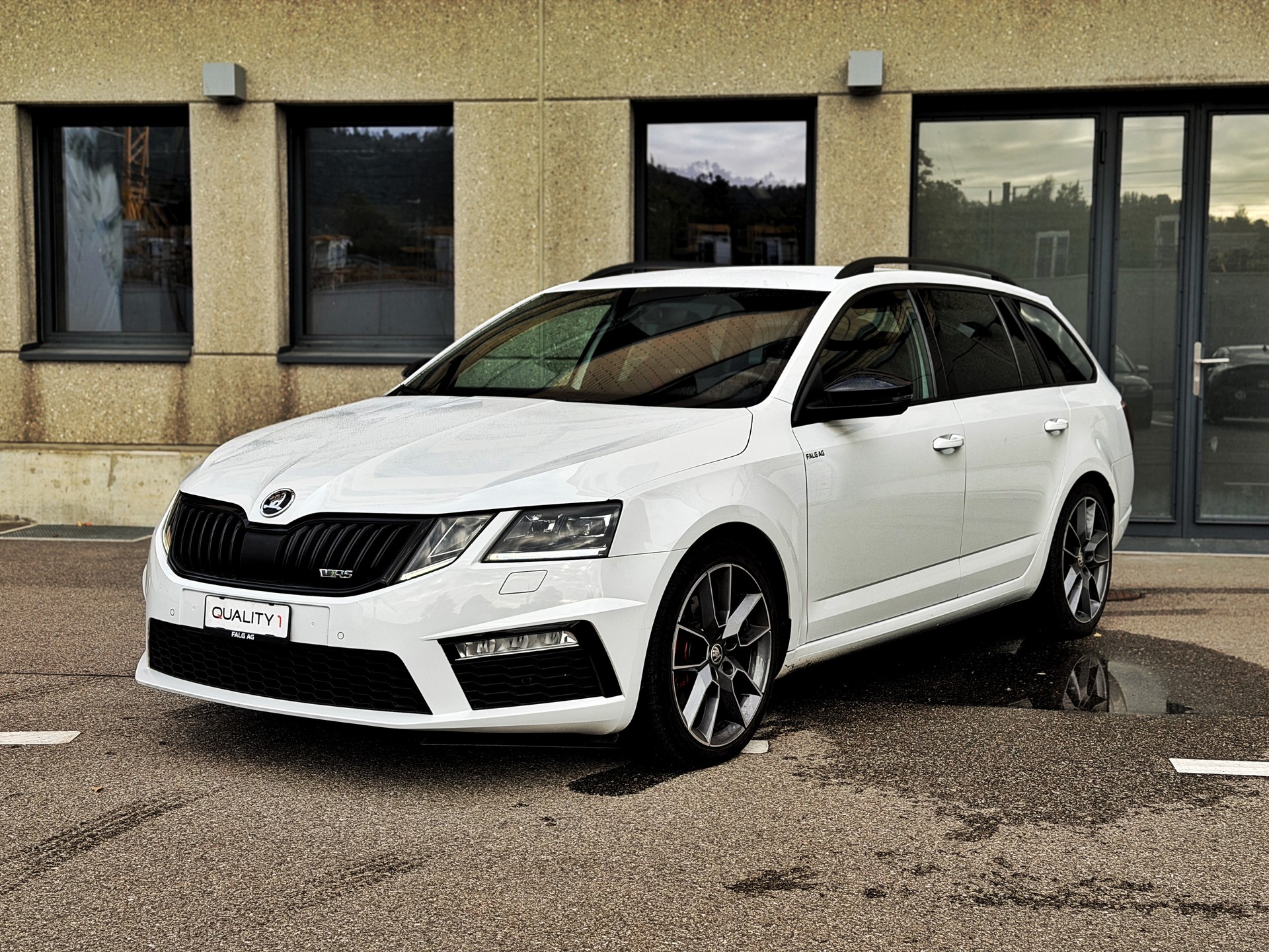 SKODA Octavia Combi 2.0 TDI RS Final Edition 4x4 DSG-image-0