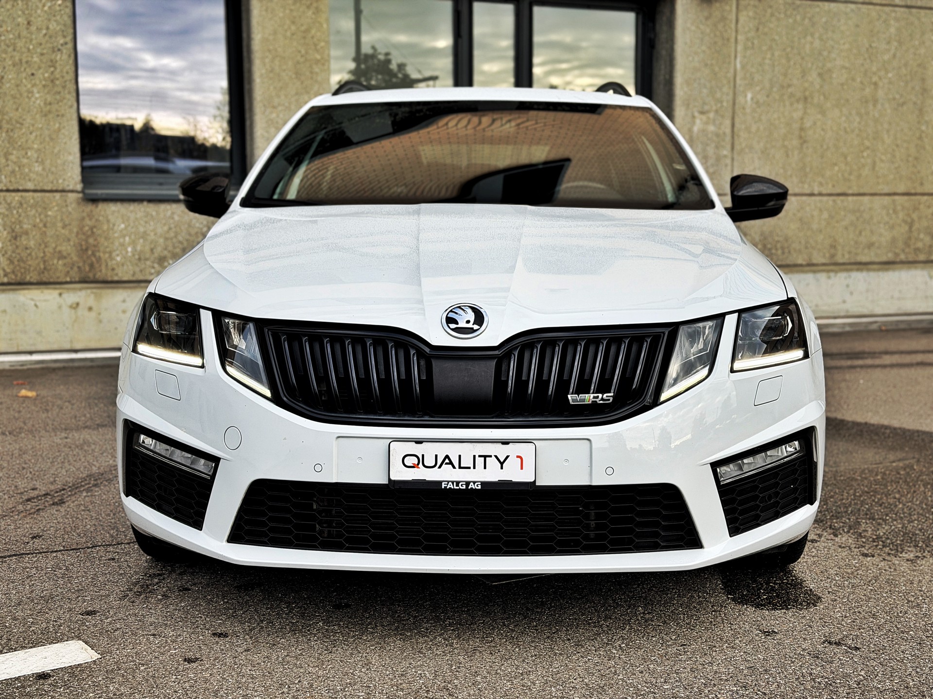 SKODA Octavia Combi 2.0 TDI RS Final Edition 4x4 DSG-image-6