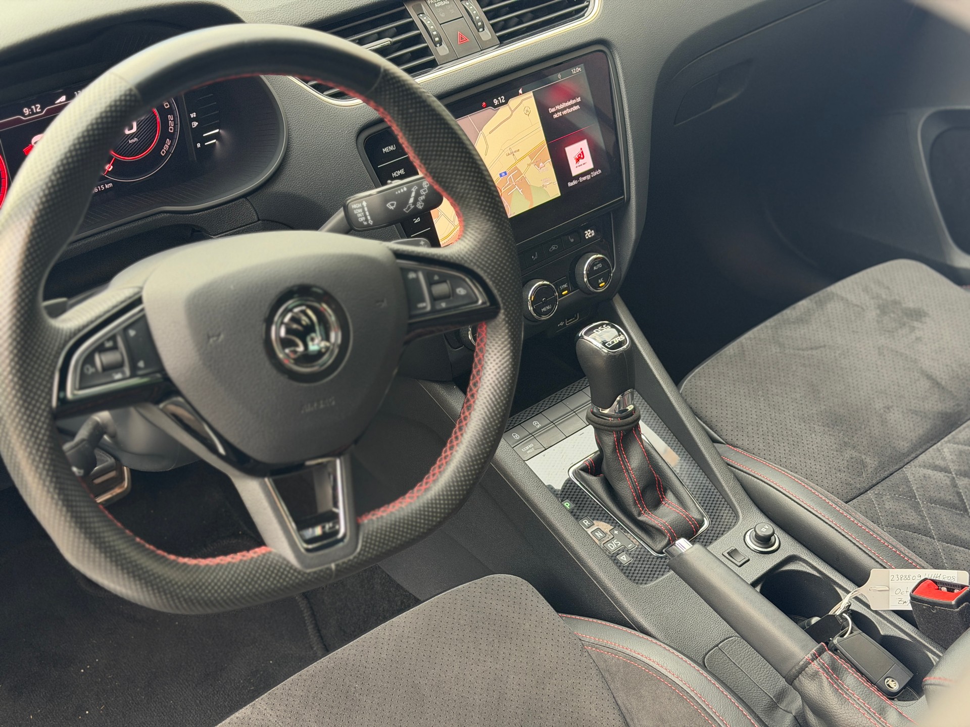 SKODA Octavia Combi 2.0 TDI RS Final Edition 4x4 DSG-image-15