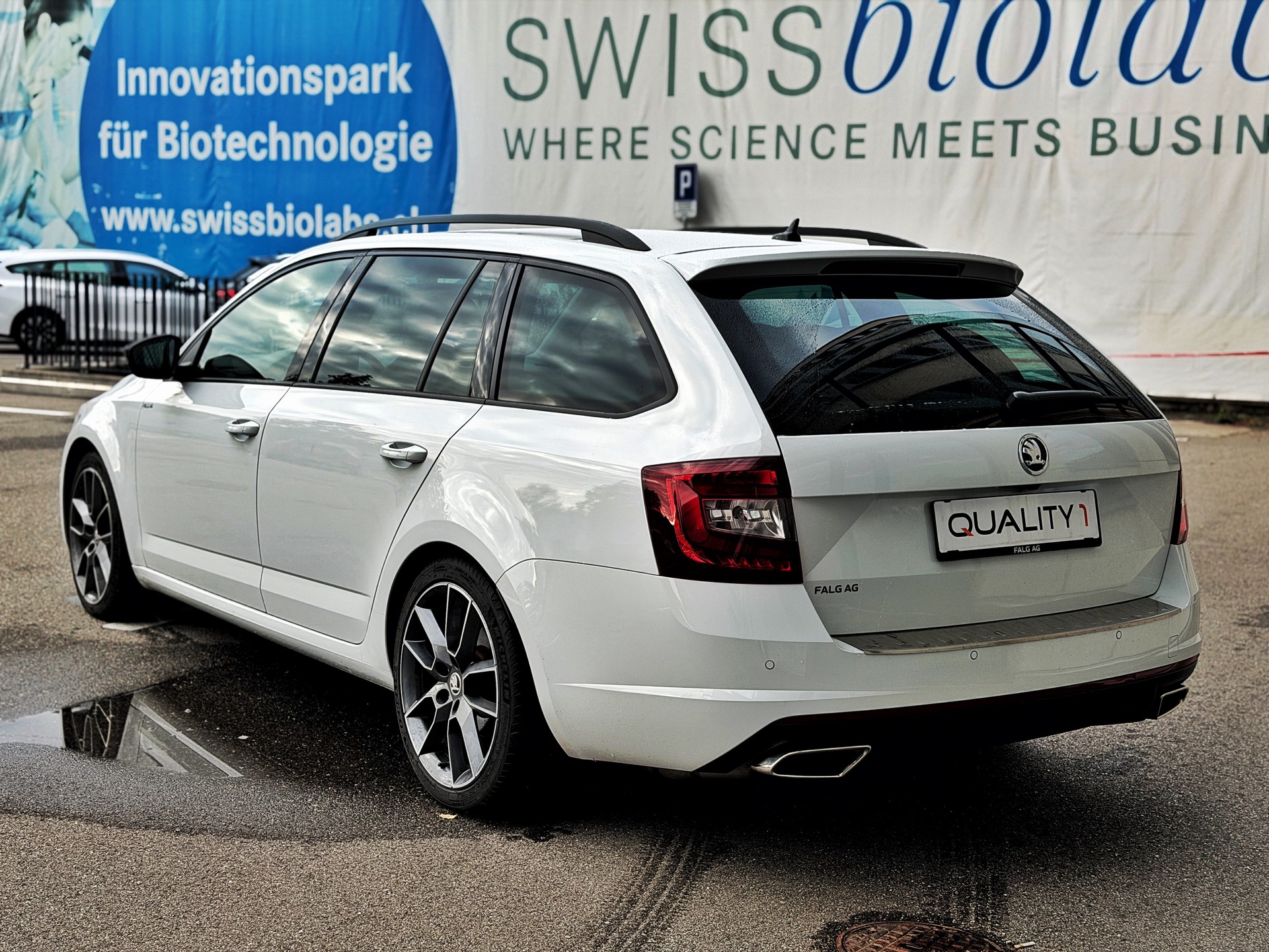 SKODA Octavia Combi 2.0 TDI RS Final Edition 4x4 DSG-image-4