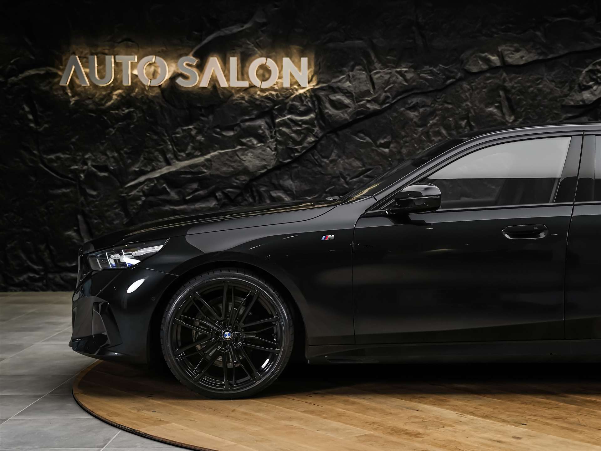 BMW 520i 48V M Sport Steptronic *ICONIC GLOW*Werksgarantie*21" Felgen*Sitzlüftung*-image-16