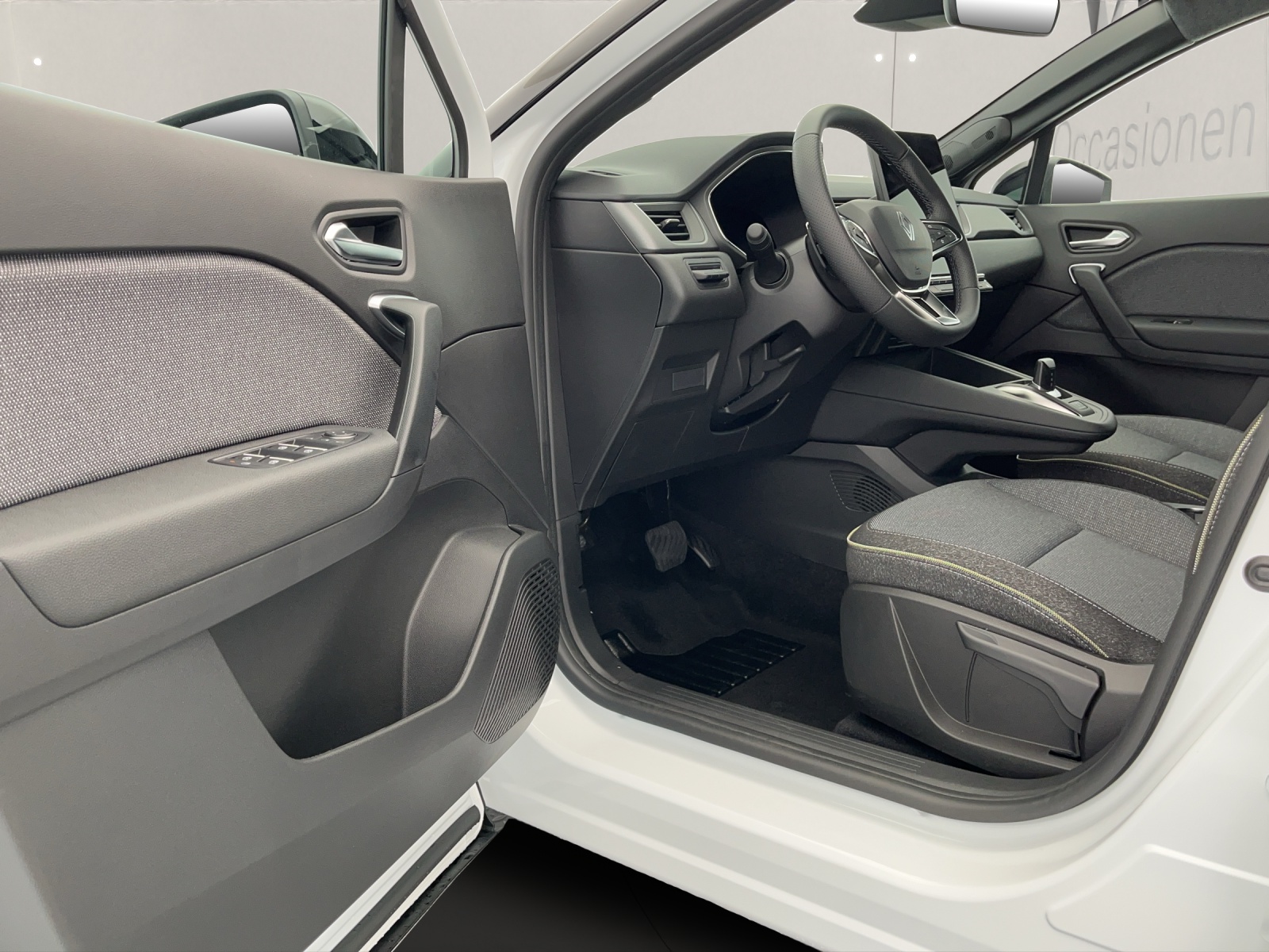RENAULT Captur 1.3 TCe 140 techno EDC-image-6