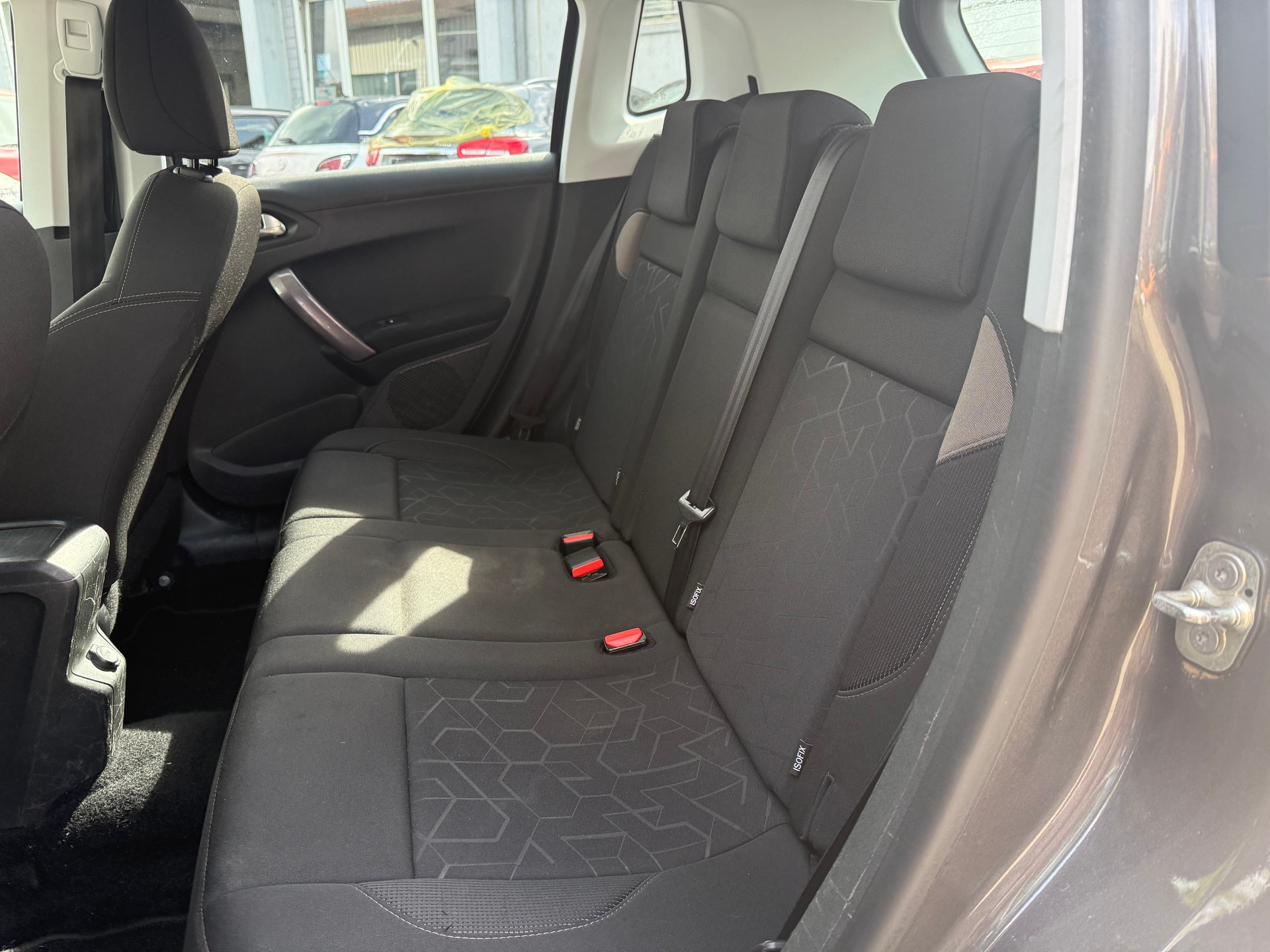 PEUGEOT 2008 1.6 VTI Style-image-9