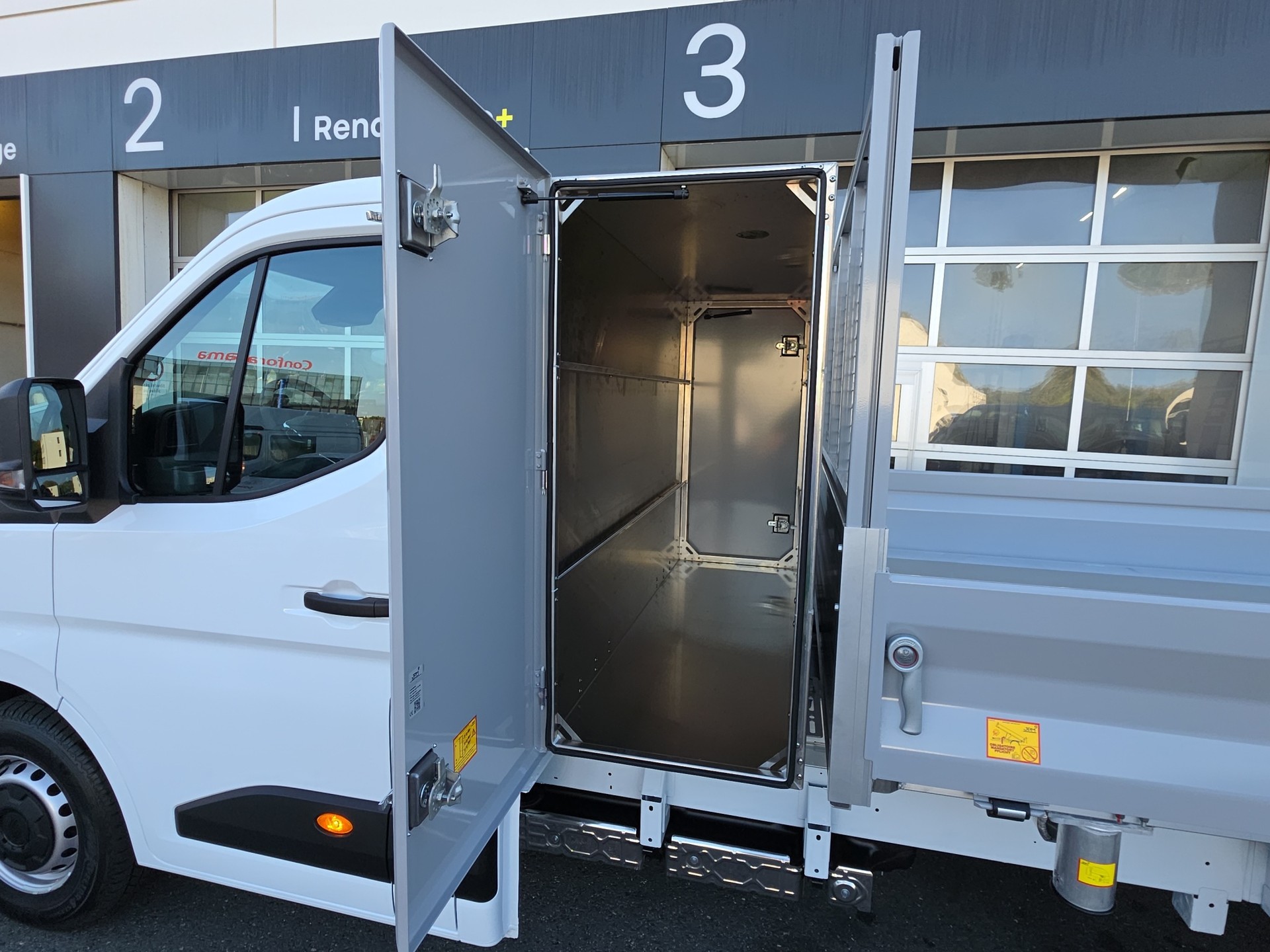 RENAULT Master T35 Blue dCi 170 L3H1 Drei Seite Kipper EAG-image-5