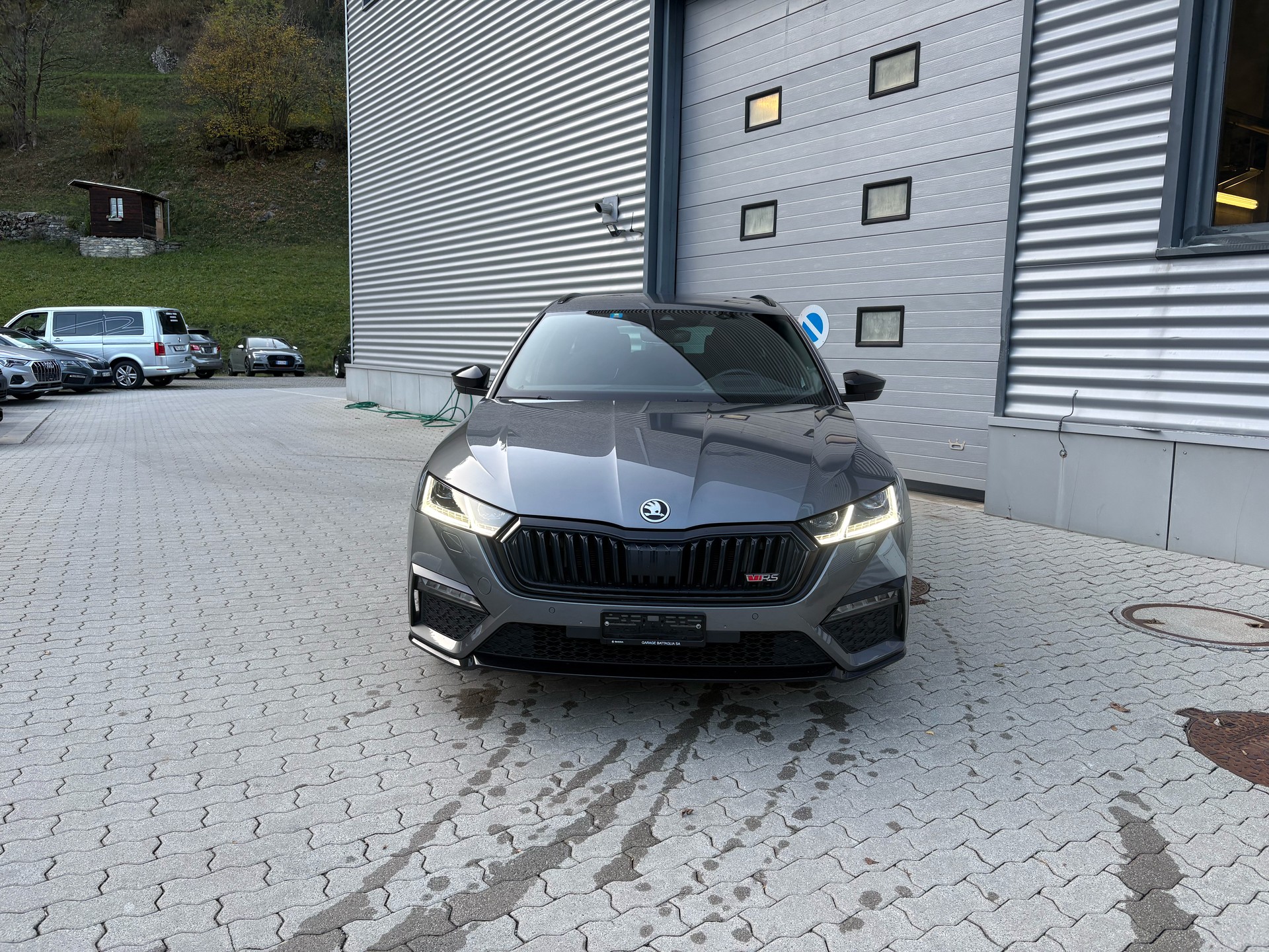 SKODA Octavia Combi 2.0 TDI DSG RS 4x4-image-2