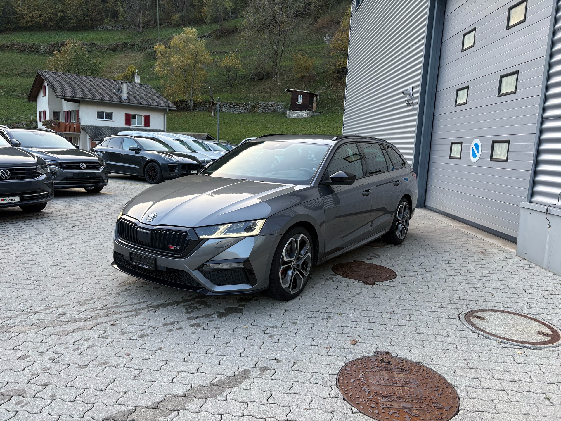 SKODA Octavia Combi 2.0 TDI DSG RS 4x4-image-1