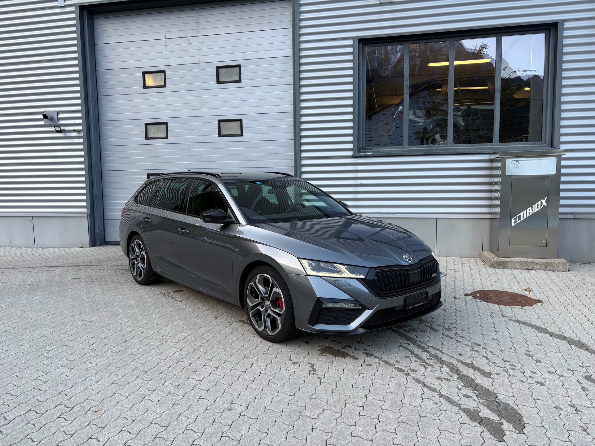 SKODA Octavia Combi 2.0 TDI DSG RS 4x4-image-0