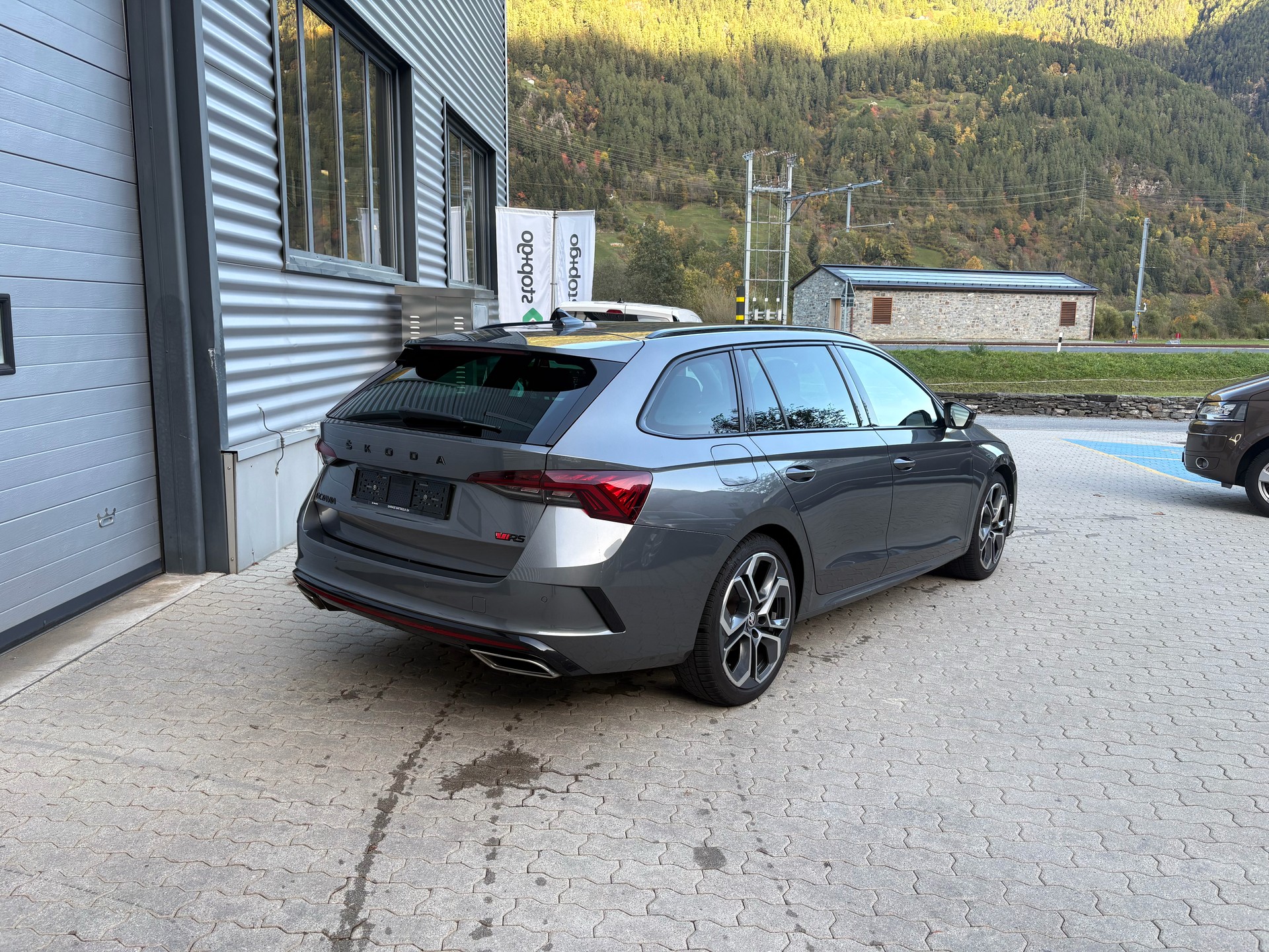 SKODA Octavia Combi 2.0 TDI DSG RS 4x4-image-4
