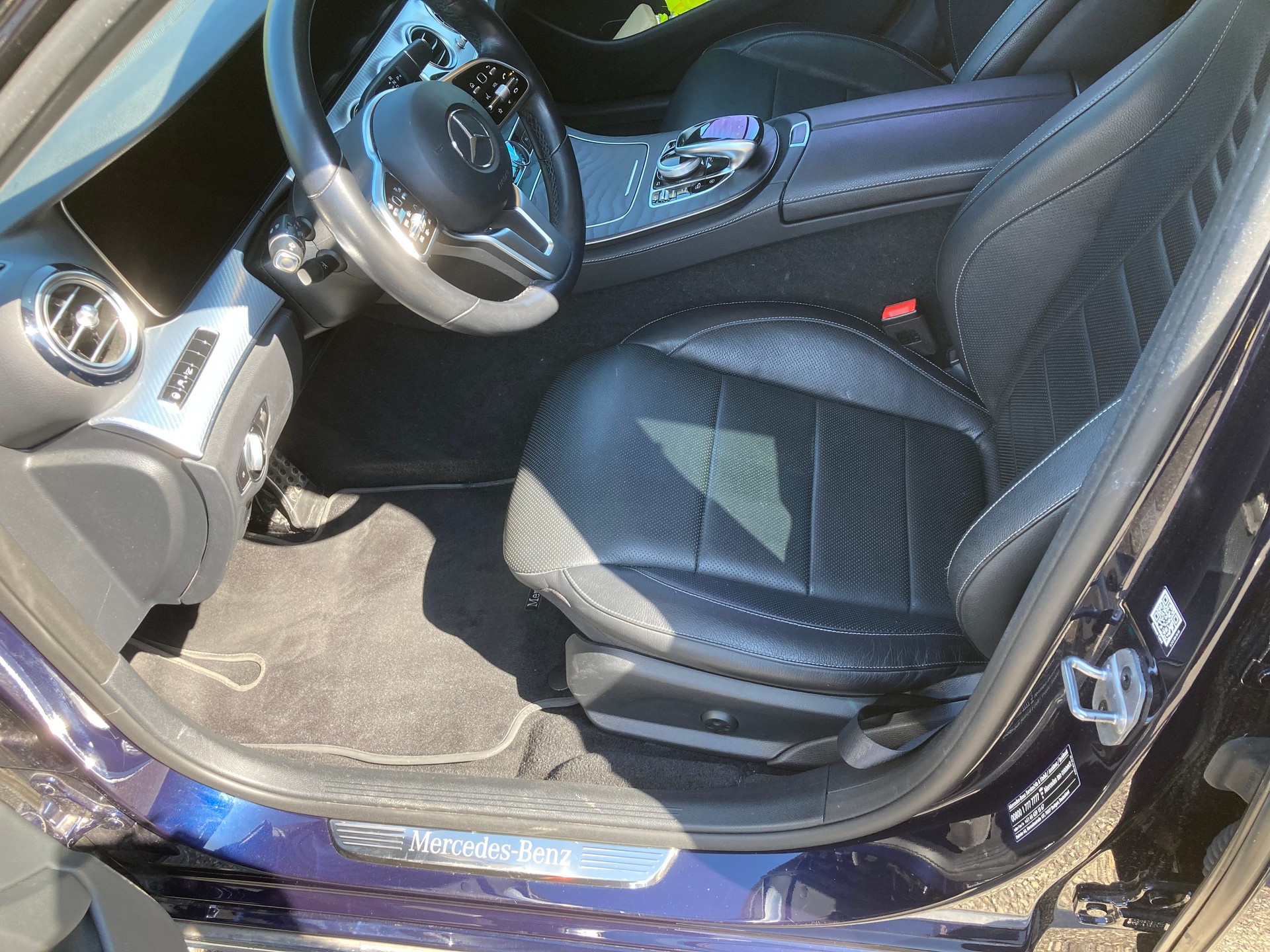 MERCEDES-BENZ E 220 d Swiss Star Avantgarde 4Matic 9G-Tronic-image-7