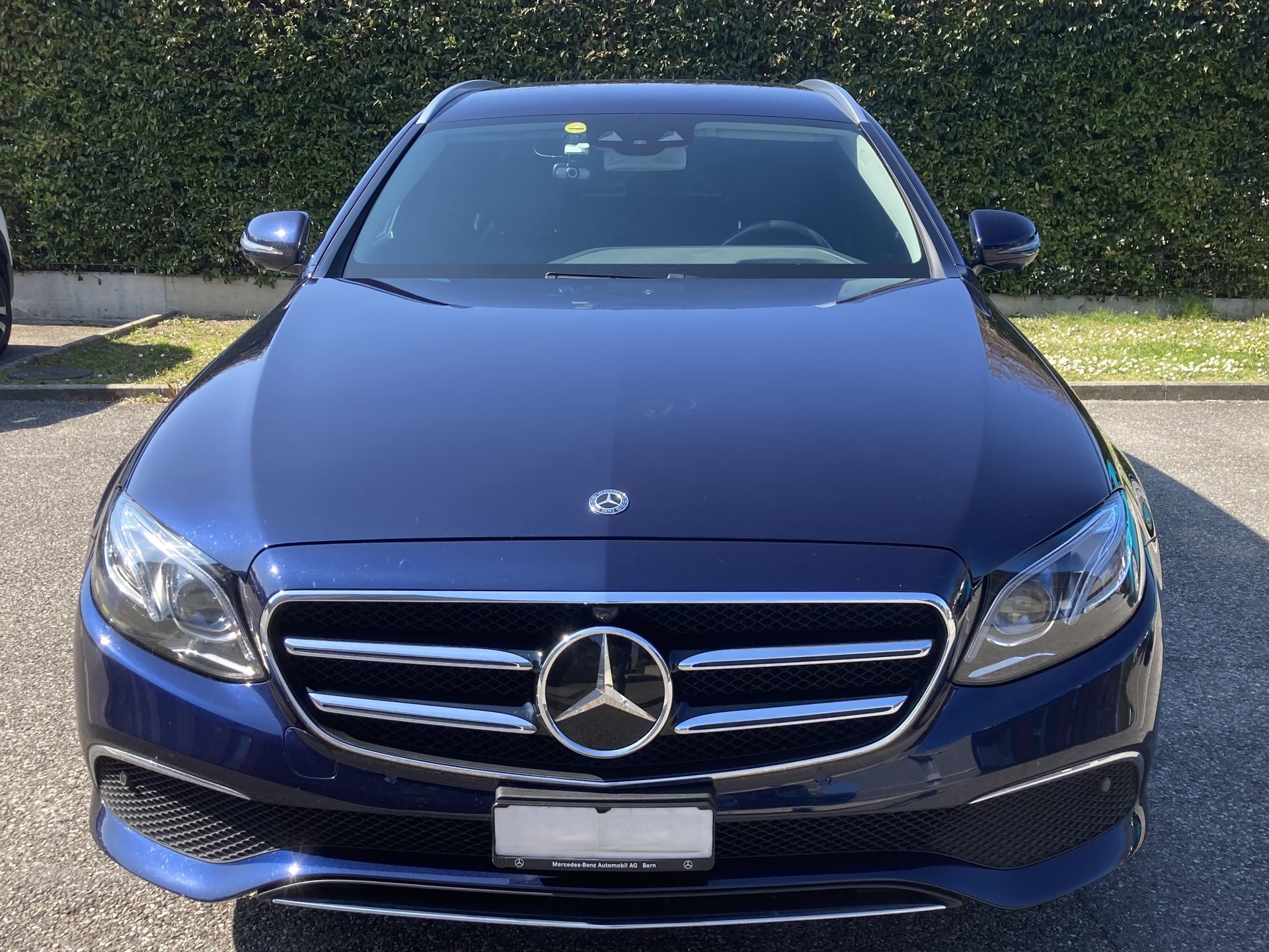 MERCEDES-BENZ E 220 d Swiss Star Avantgarde 4Matic 9G-Tronic-image-1