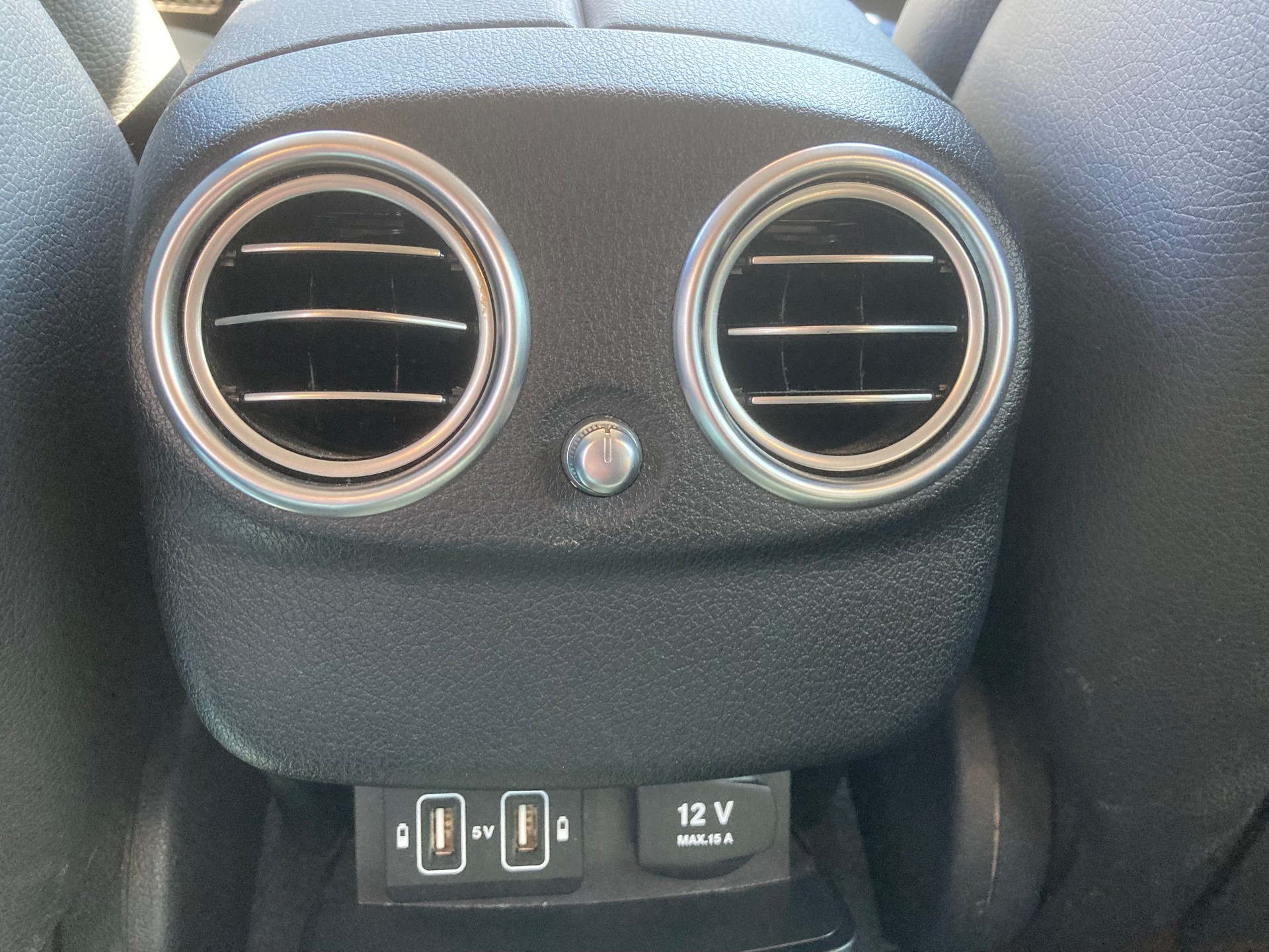 MERCEDES-BENZ E 220 d Swiss Star Avantgarde 4Matic 9G-Tronic-image-19
