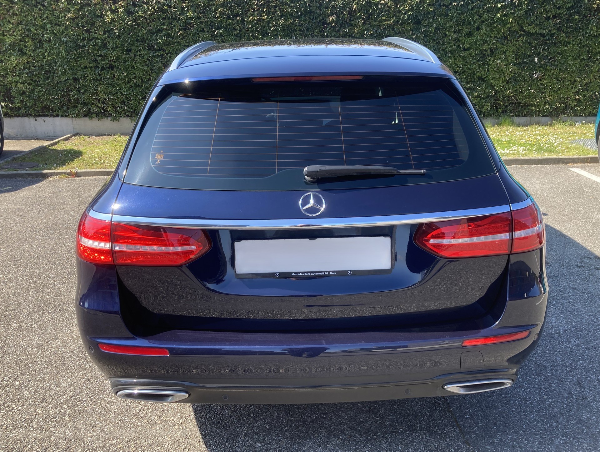 MERCEDES-BENZ E 220 d Swiss Star Avantgarde 4Matic 9G-Tronic-image-12