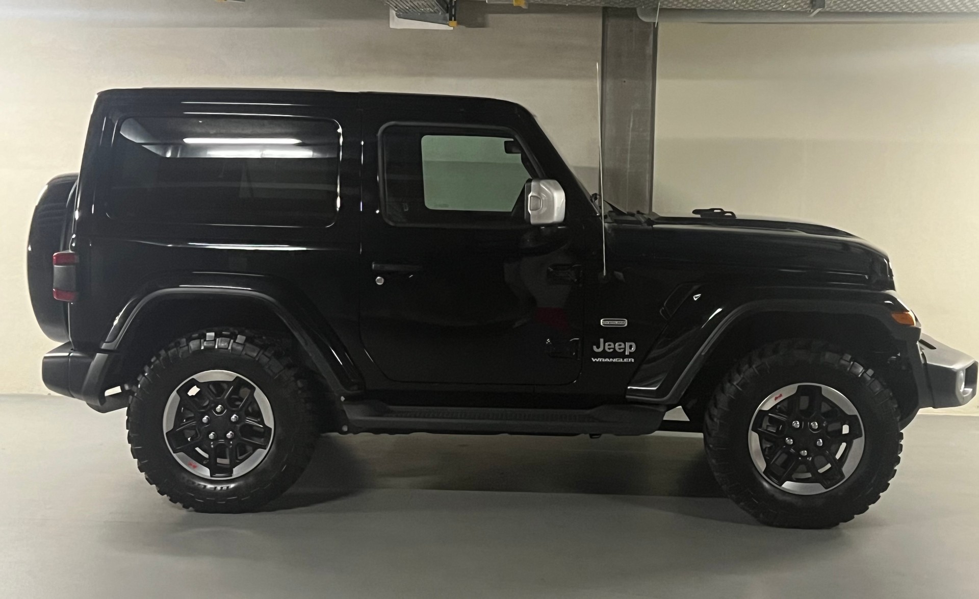 JEEP Wrangler 2.0 Overland Automatic-image-5