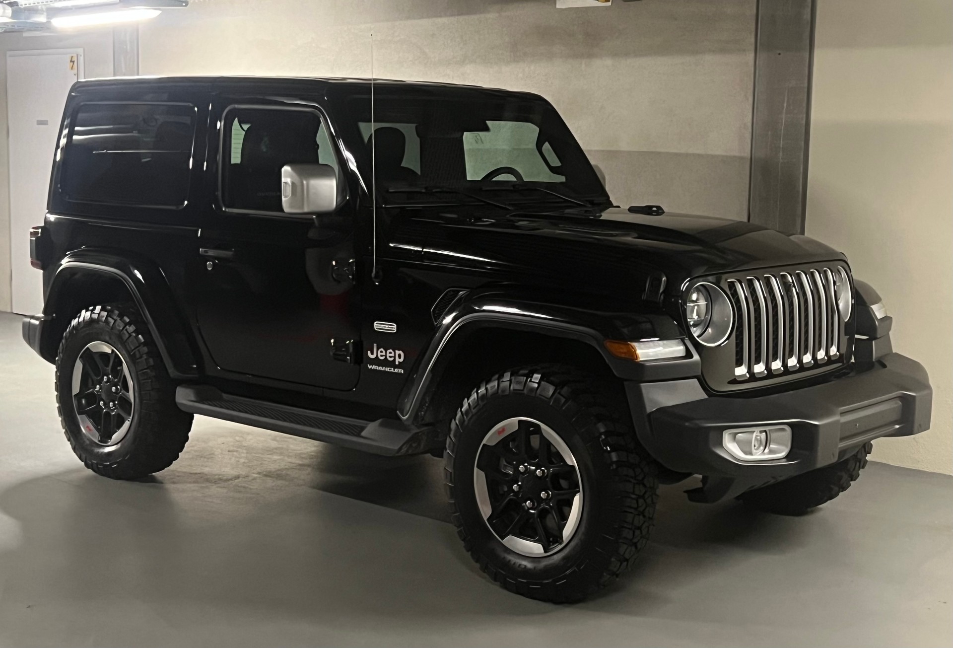 JEEP Wrangler 2.0 Overland Automatic-image-0