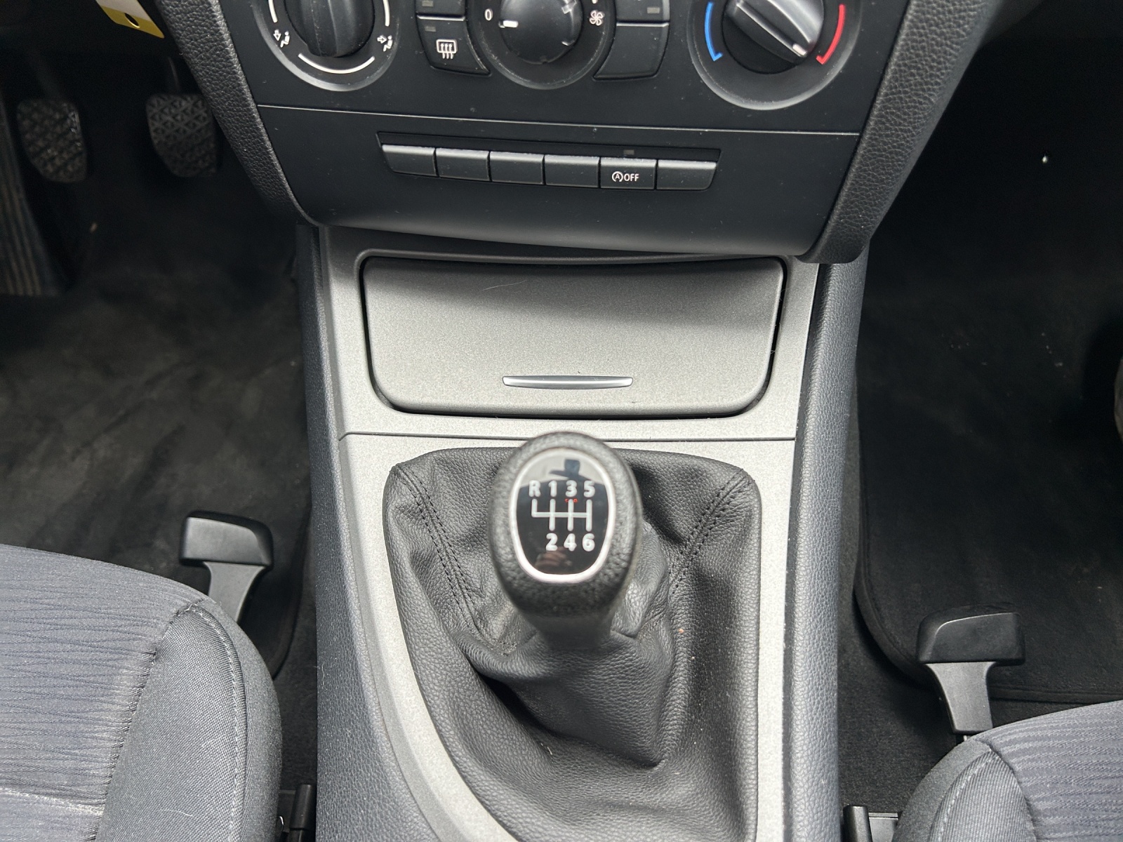 BMW 118i-image-16