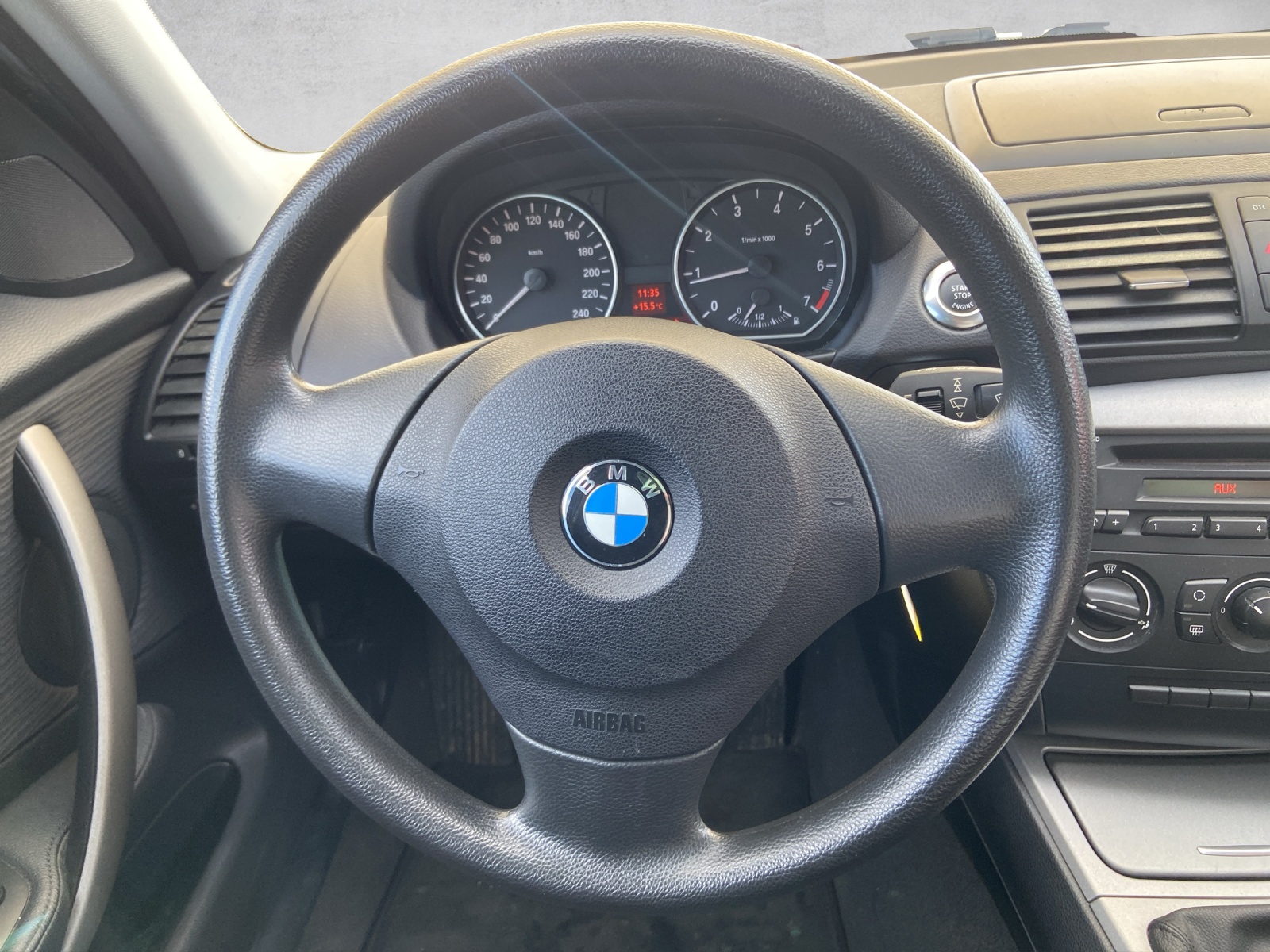 BMW 118i-image-14