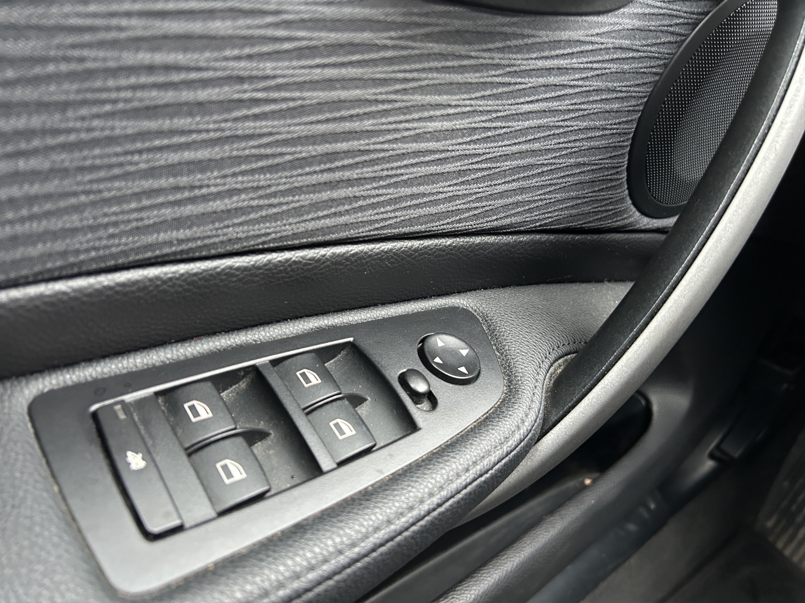 BMW 118i-image-17