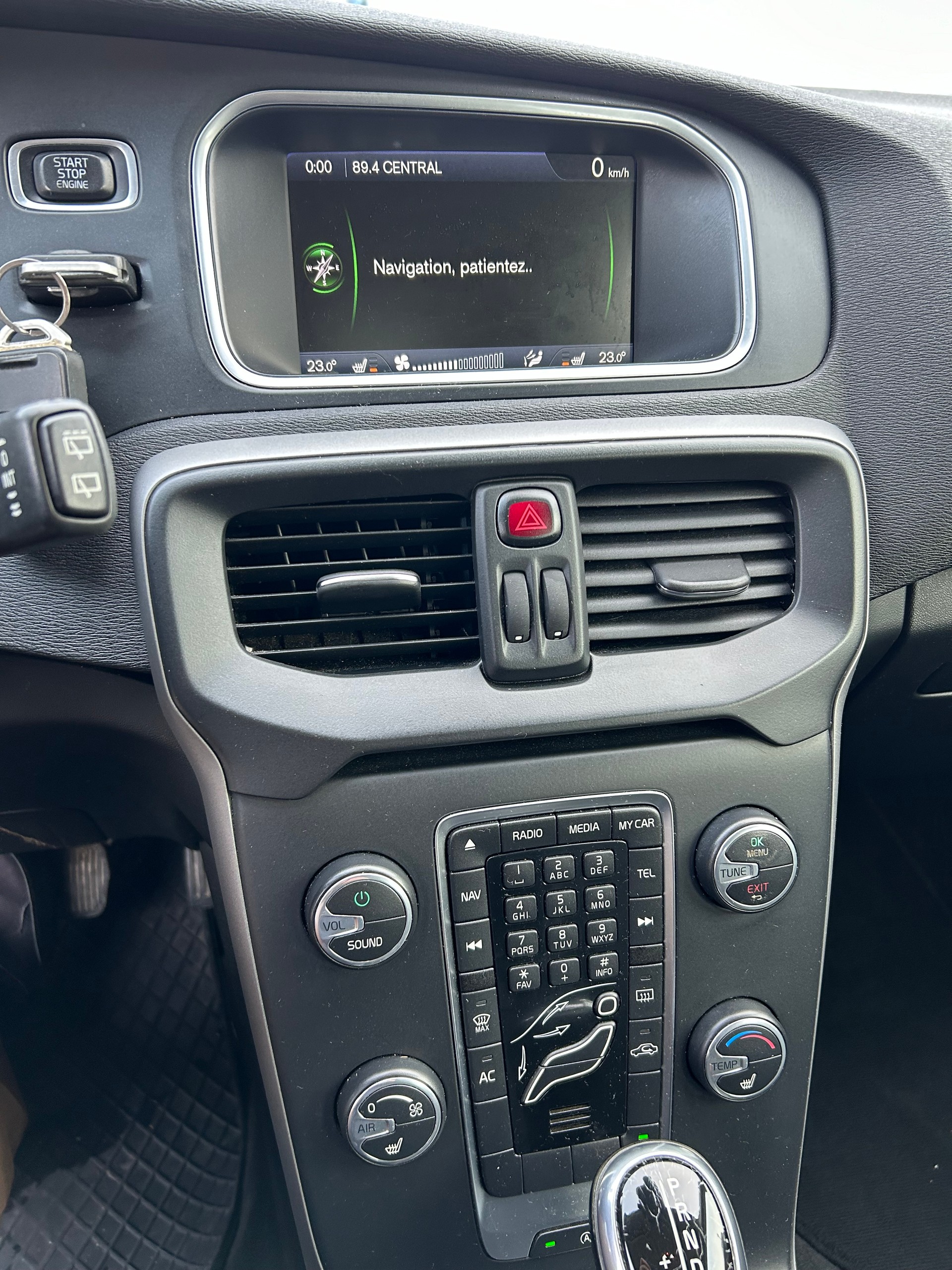 VOLVO V40 D3 Kinetic Fleet Geartronic-image-4