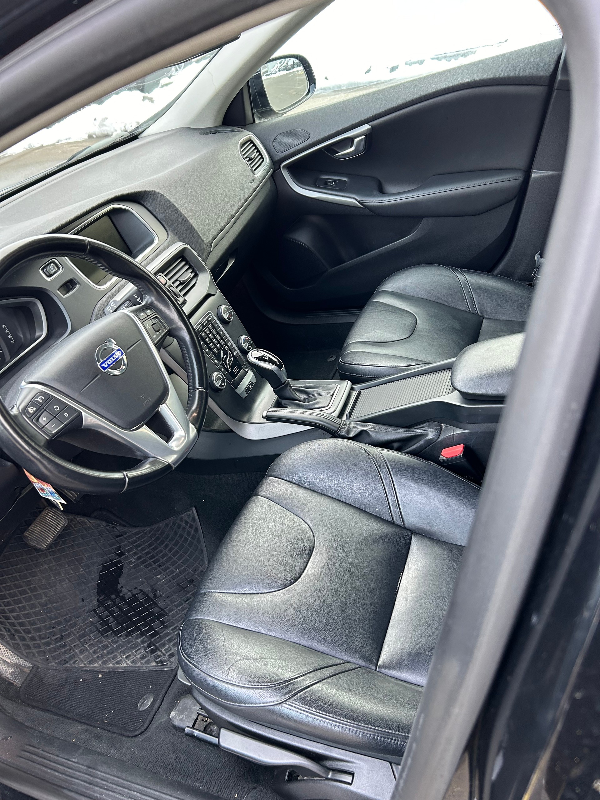 VOLVO V40 D3 Kinetic Fleet Geartronic-image-2
