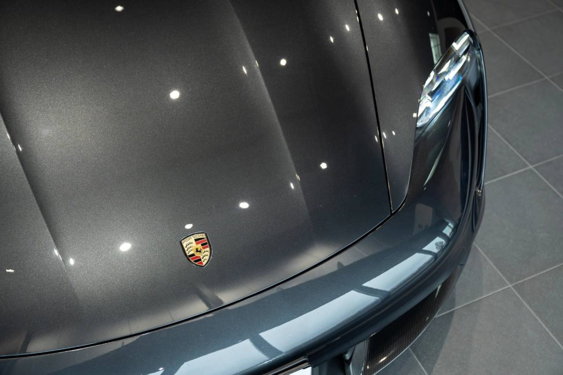 PORSCHE Taycan Turbo S Cross Turismo-image-25