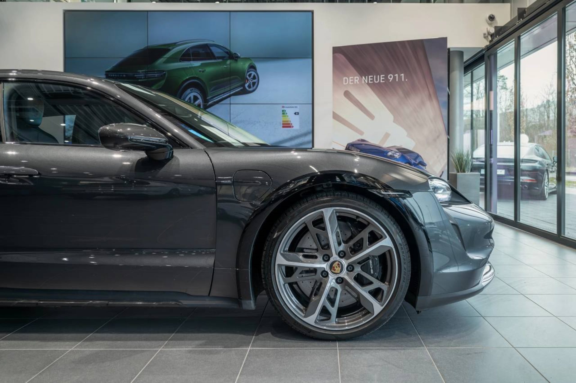 PORSCHE Taycan Turbo S Cross Turismo-image-11