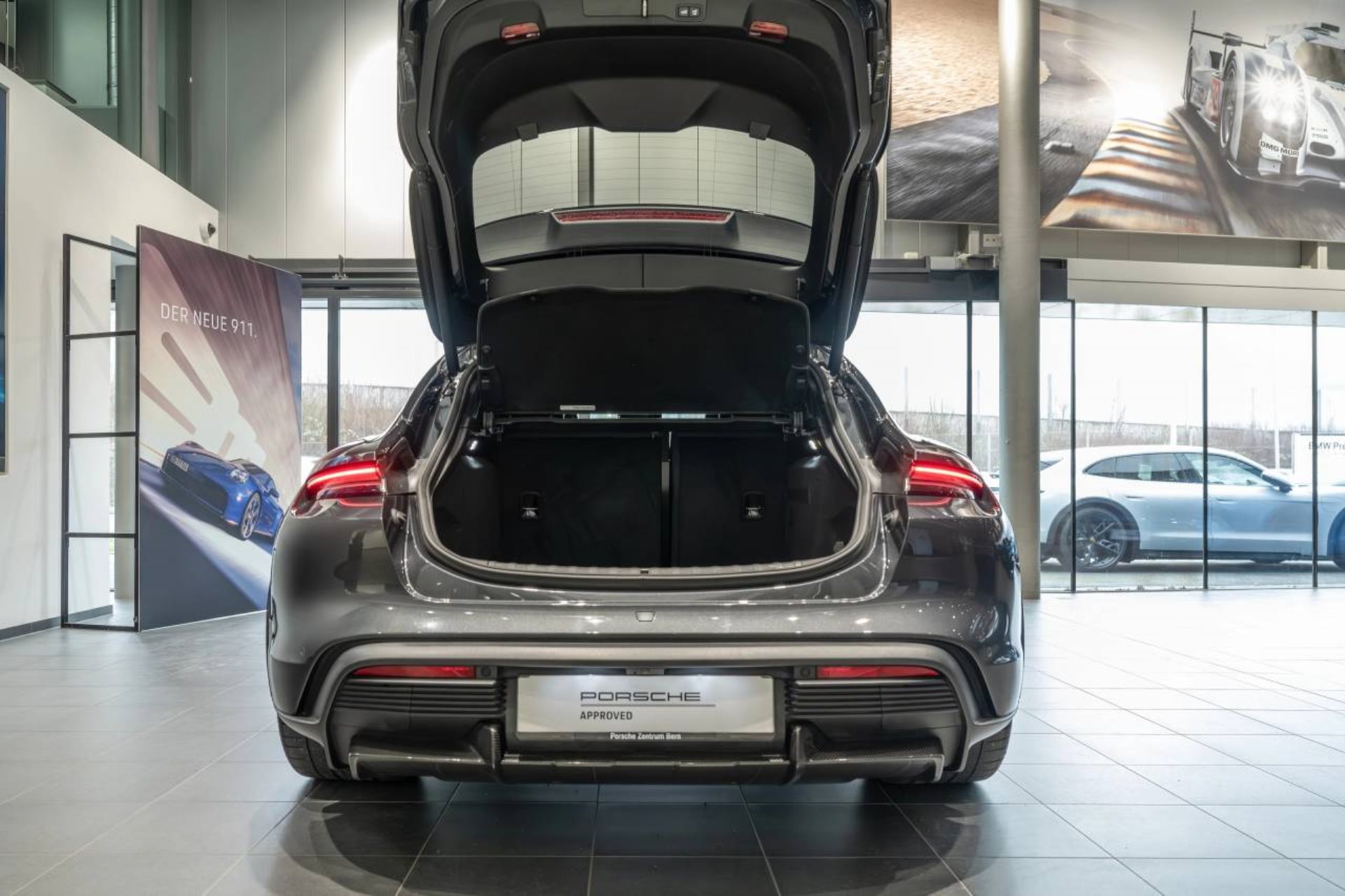 PORSCHE Taycan Turbo S Cross Turismo-image-6
