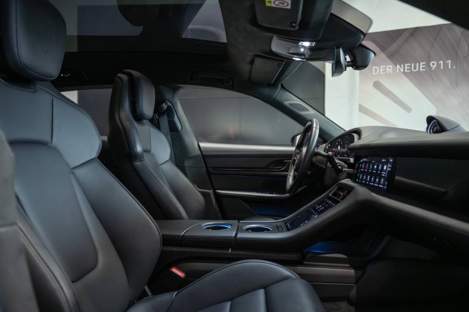 PORSCHE Taycan Turbo S Cross Turismo-image-19