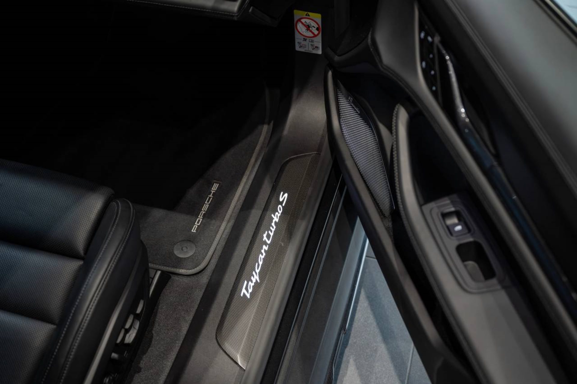 PORSCHE Taycan Turbo S Cross Turismo-image-21