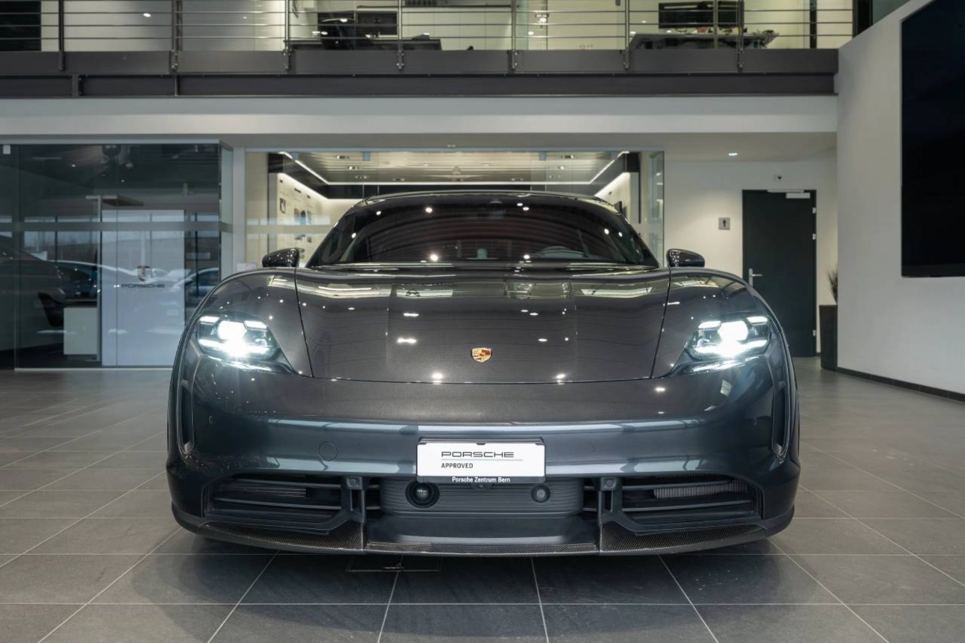 PORSCHE Taycan Turbo S Cross Turismo-image-9